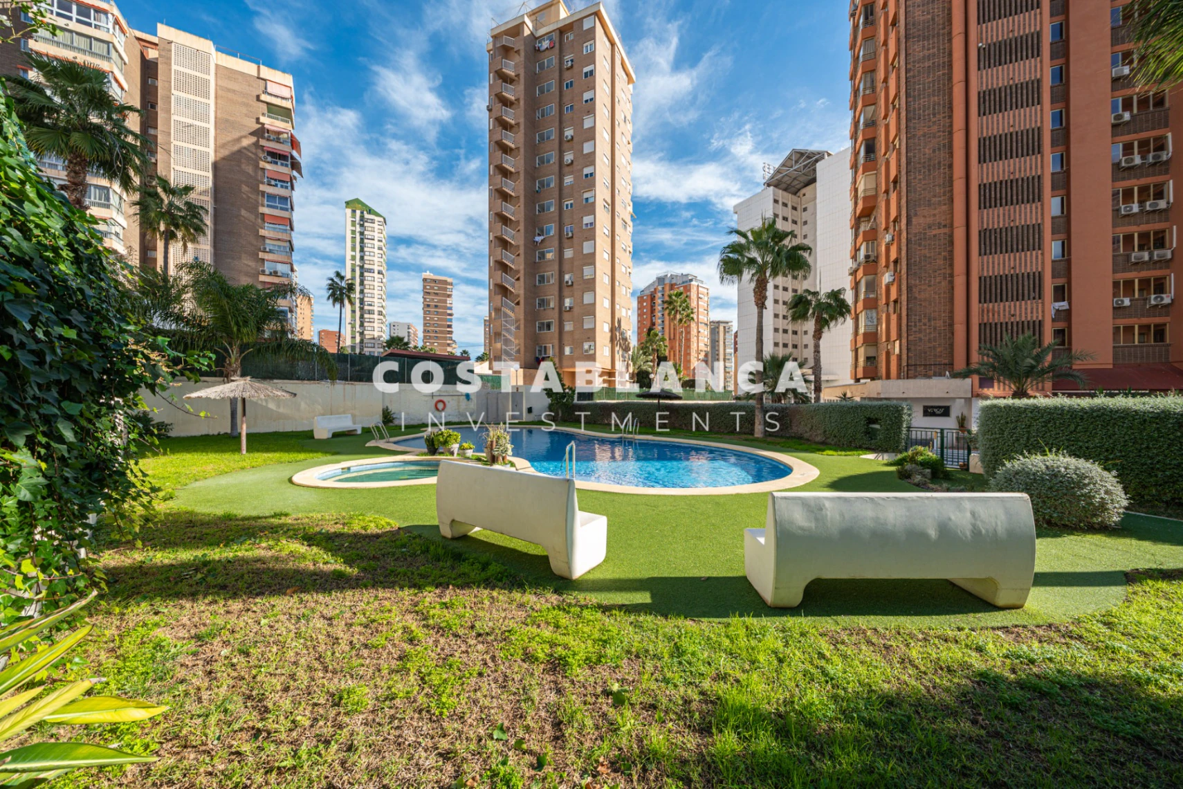Ático de lujo cerca de las playas de Levante y Poniente en Benidorm con vistas panorámicas