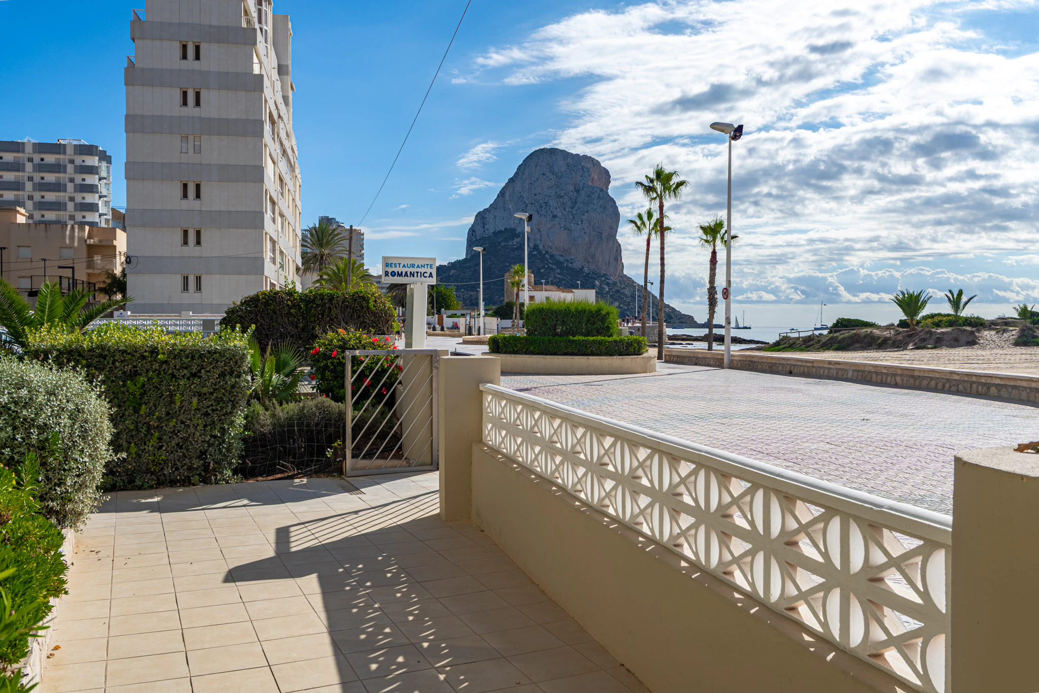 Beachfront Restaurant with Terrace and Sea Views for sale in Calpe