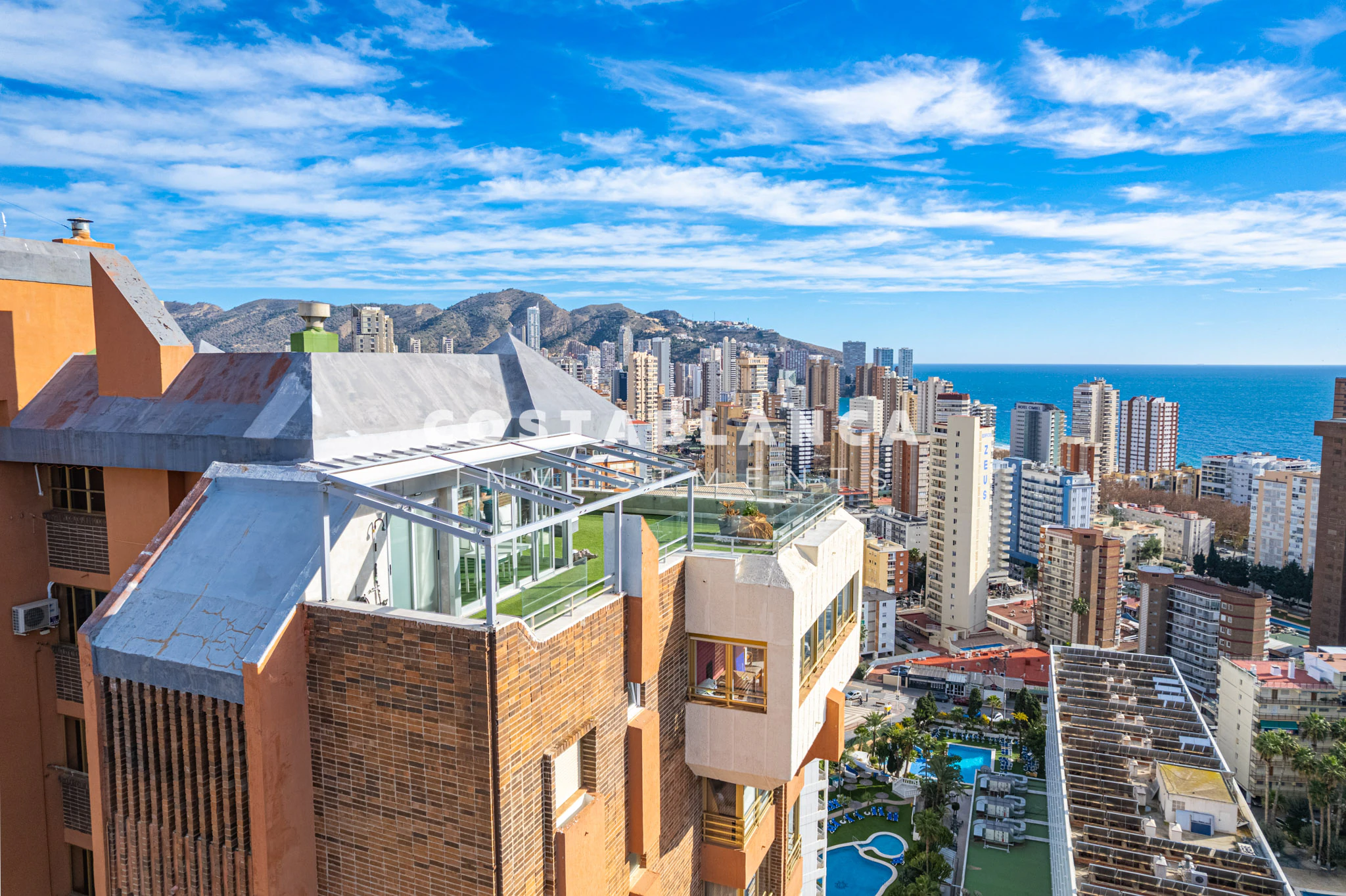 Ático de lujo cerca de las playas de Levante y Poniente en Benidorm con vistas panorámicas
