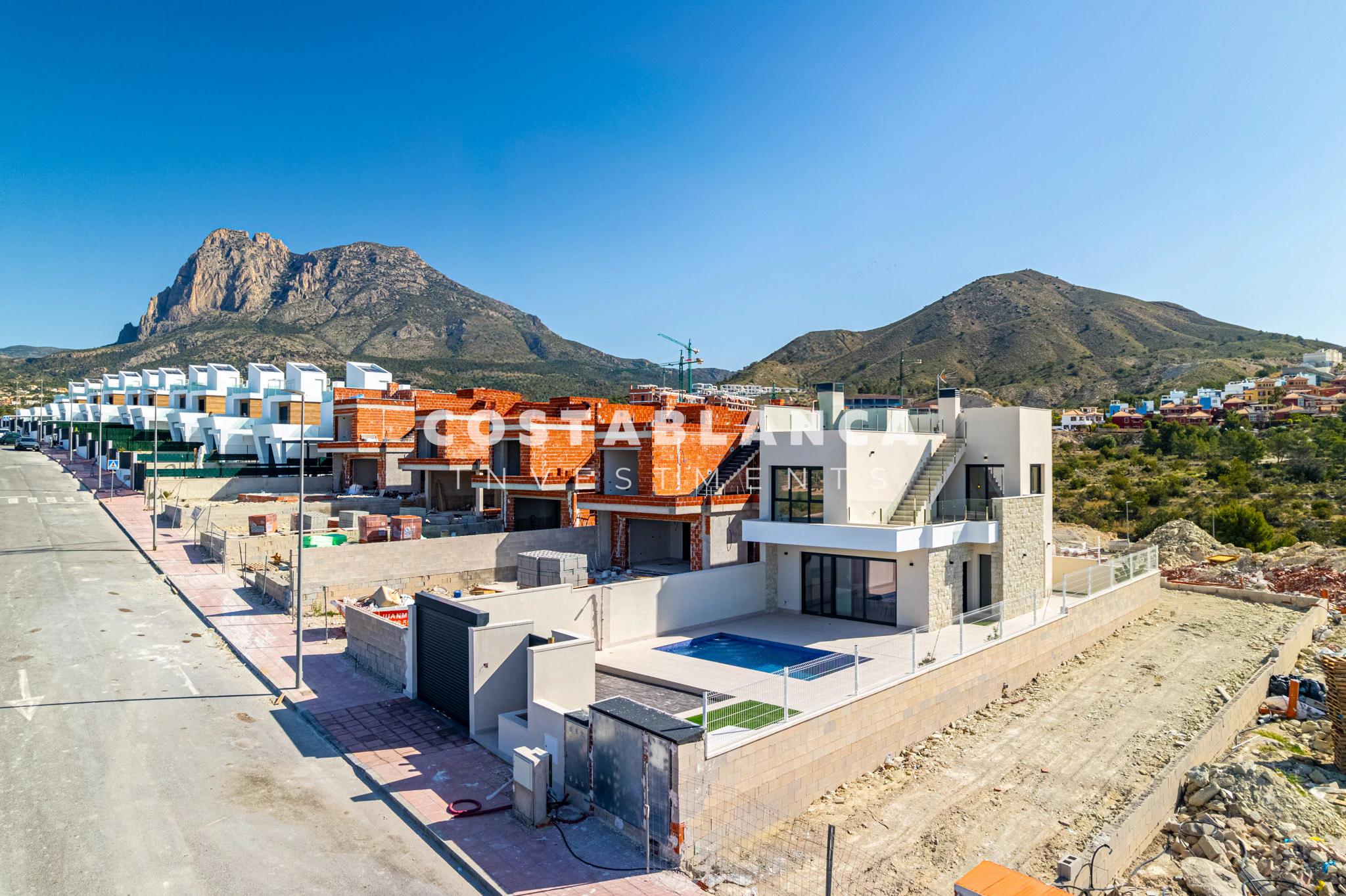 Vivienda Mediterránea Contemporánea con Vistas al Mar en venta en Finestrat
