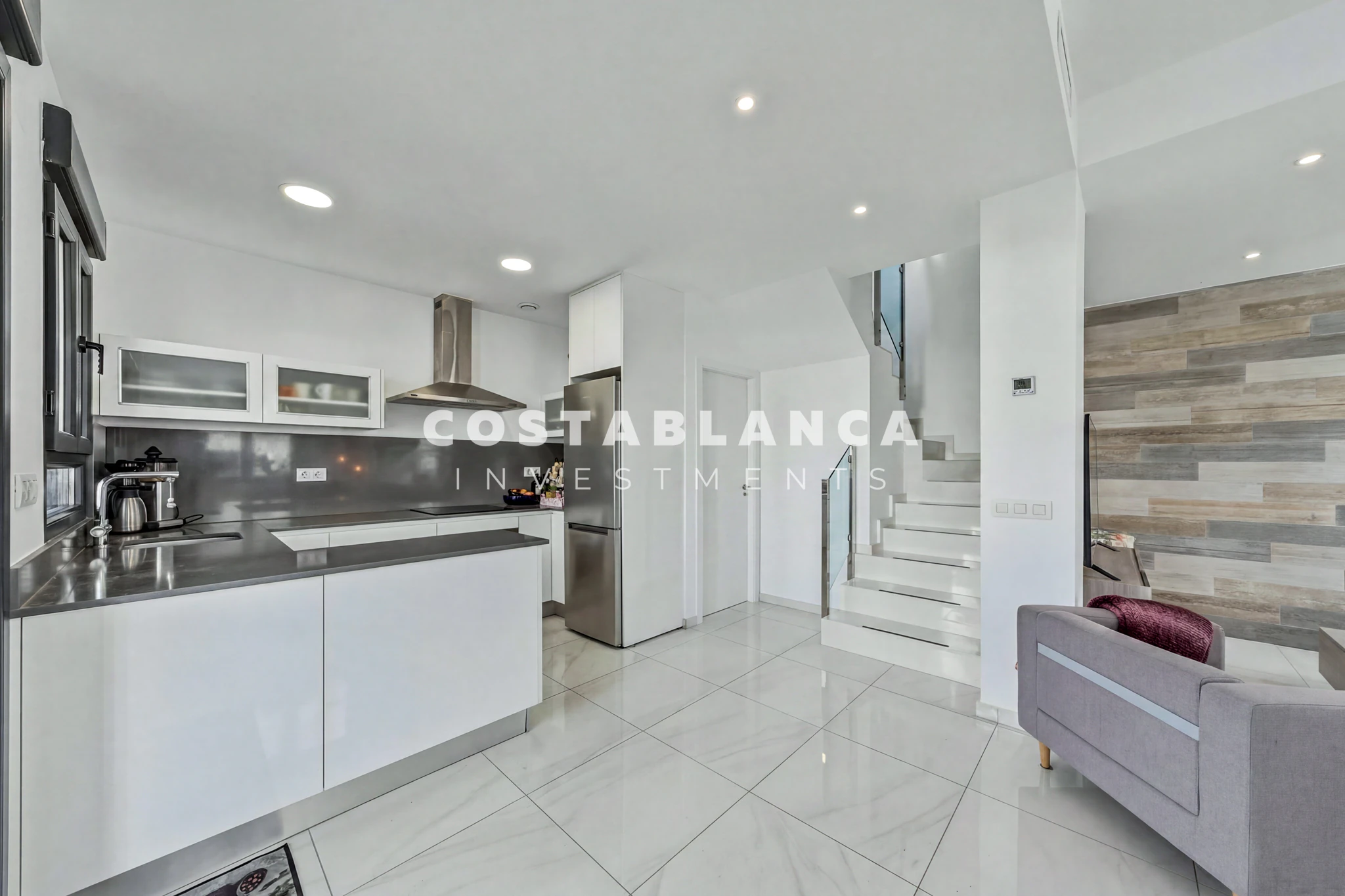 Modern Semi-Detached Villa with Communal Pool for sale in Polop