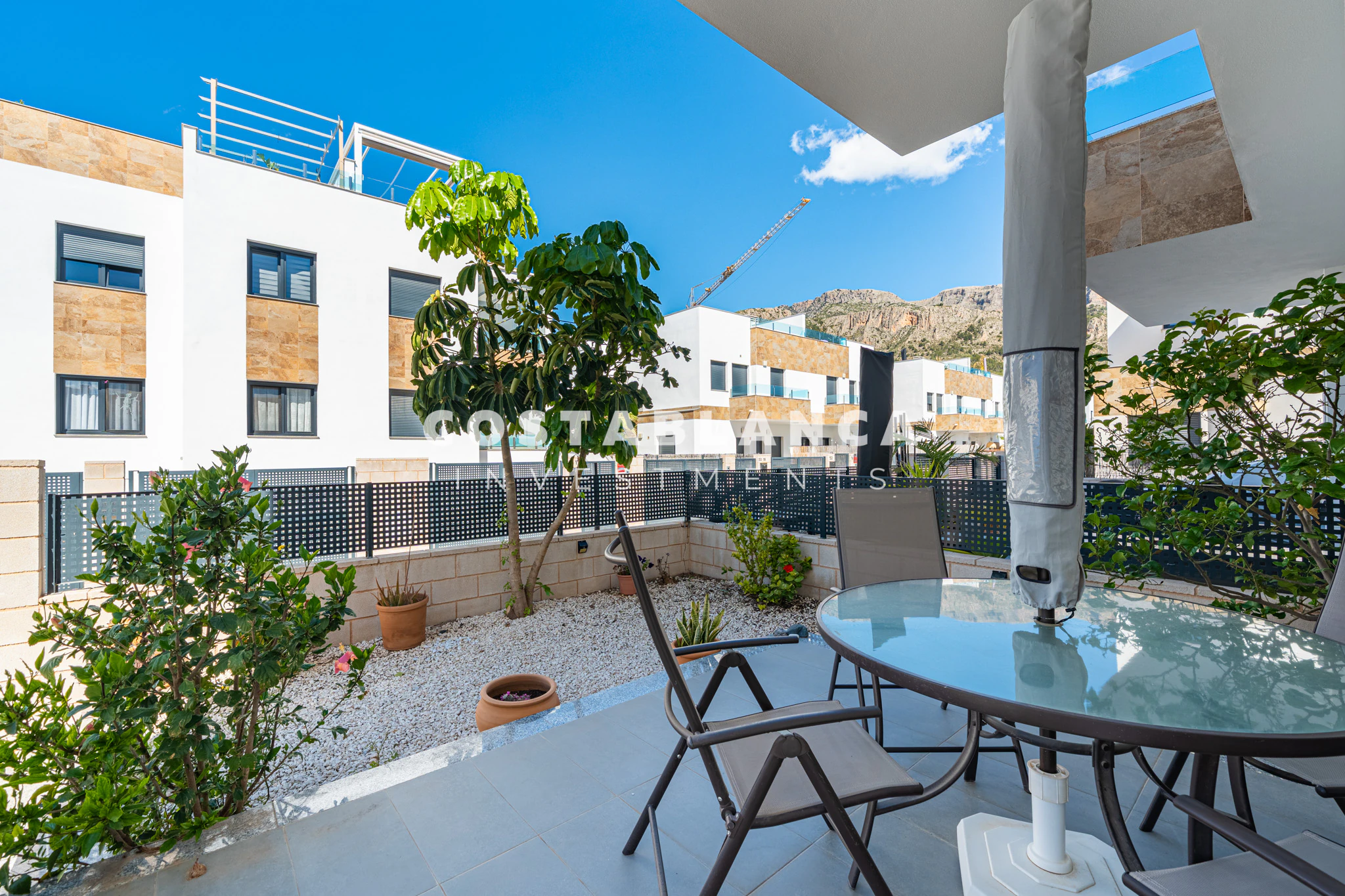 Modern Semi-Detached Villa with Communal Pool for sale in Polop