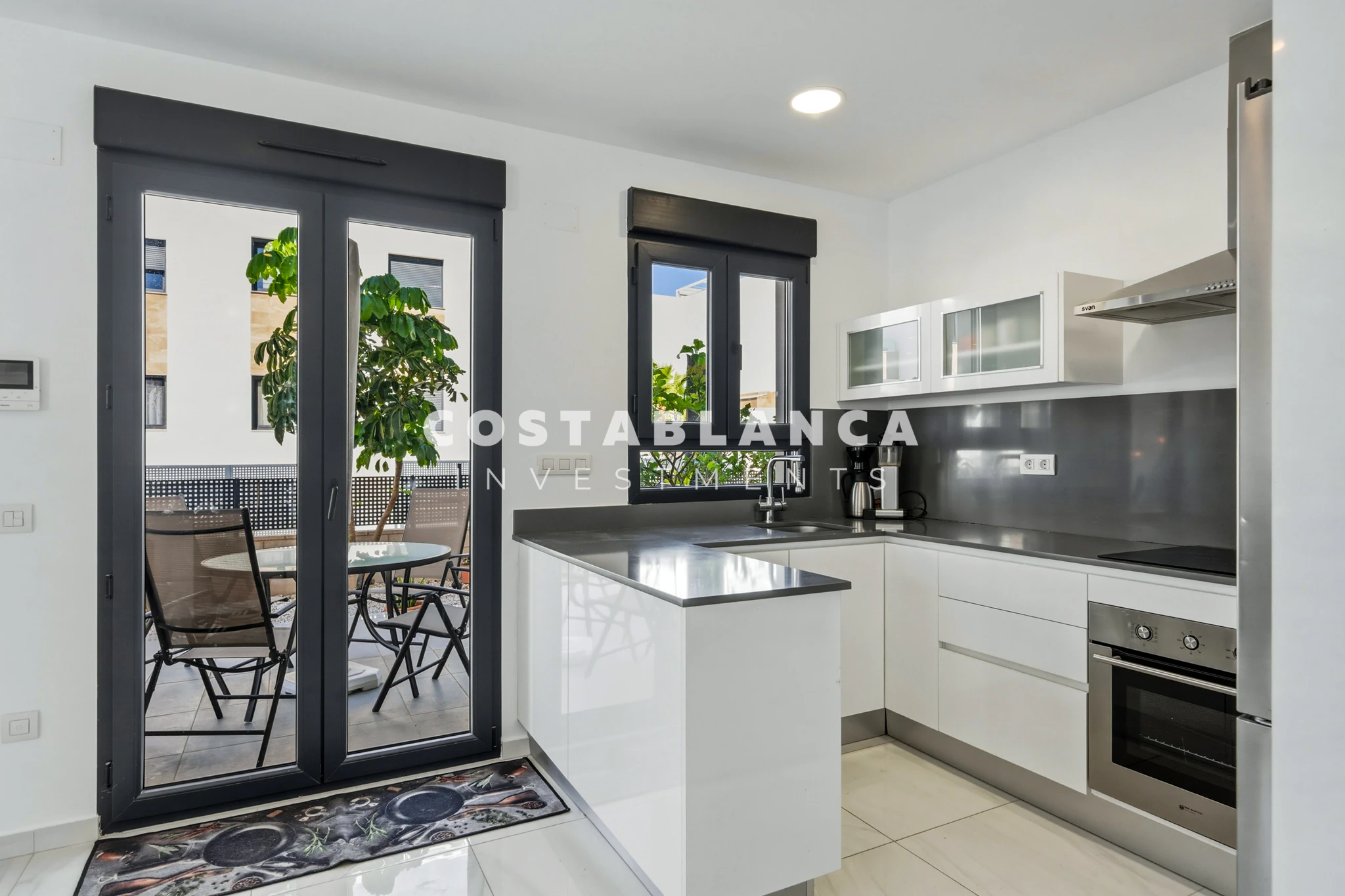 Modern Semi-Detached Villa with Communal Pool for sale in Polop