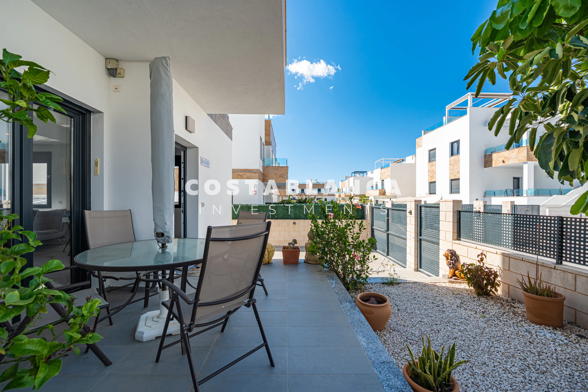 Modern Semi-Detached Villa with Communal Pool for sale in Polop