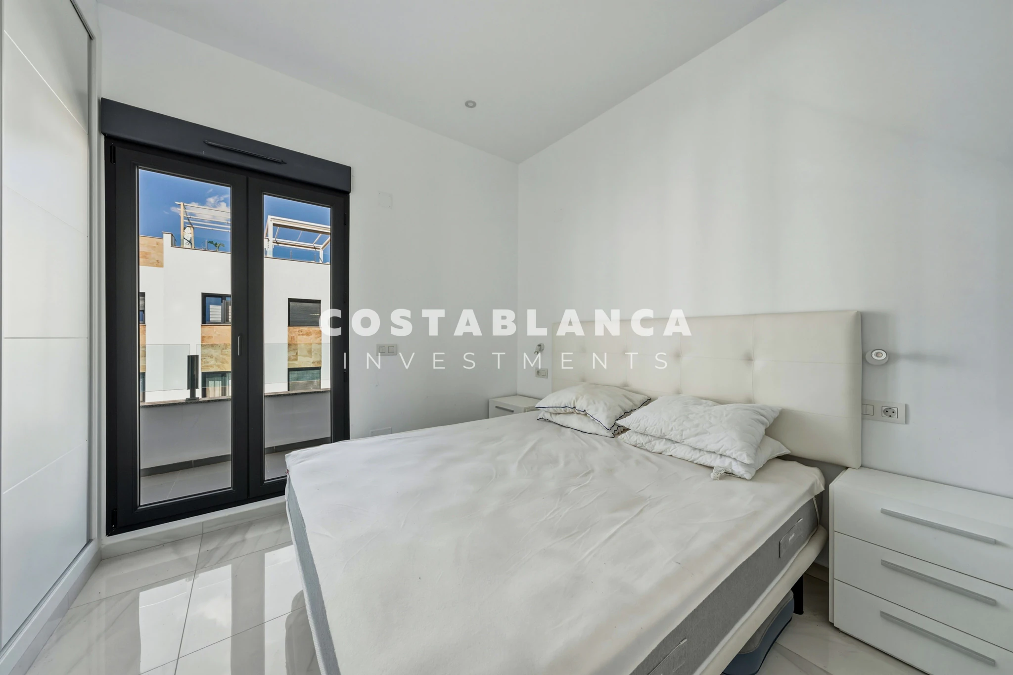 Modern Semi-Detached Villa with Communal Pool for sale in Polop