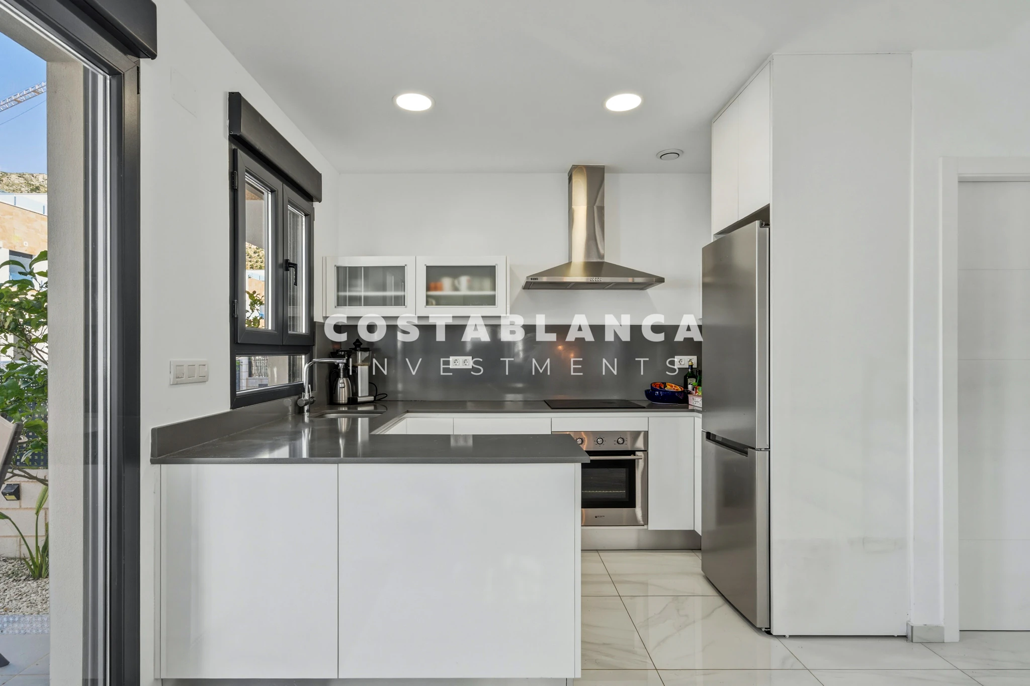 Modern Semi-Detached Villa with Communal Pool for sale in Polop