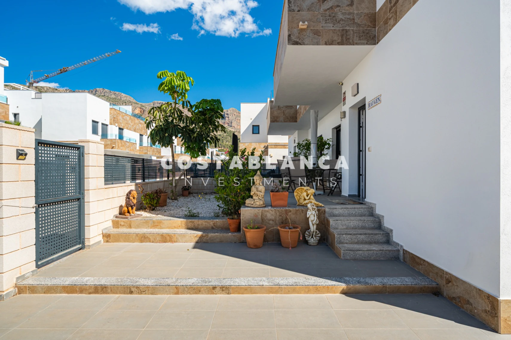 Modern Semi-Detached Villa with Communal Pool for sale in Polop