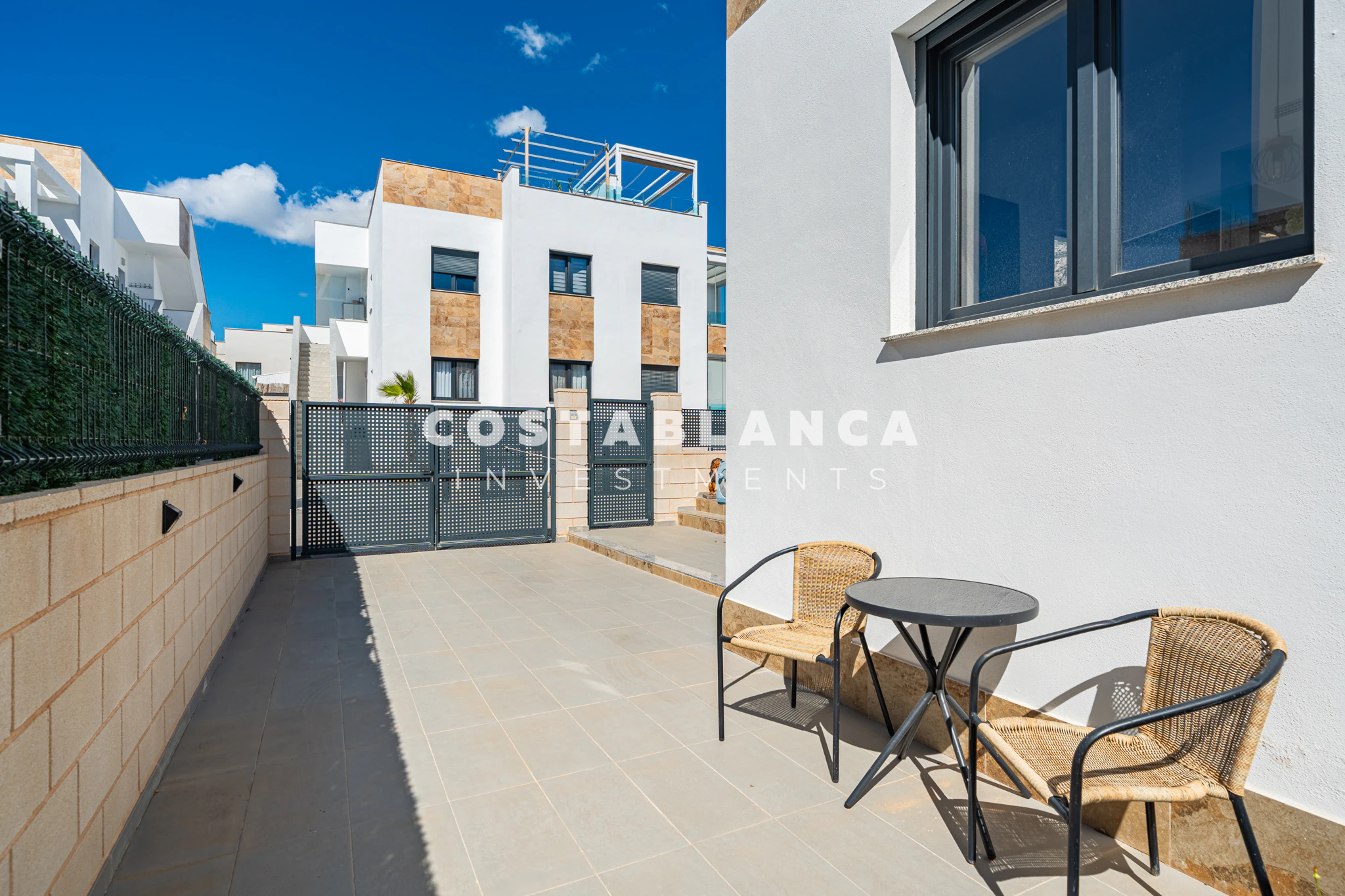 Modern Semi-Detached Villa with Communal Pool for sale in Polop