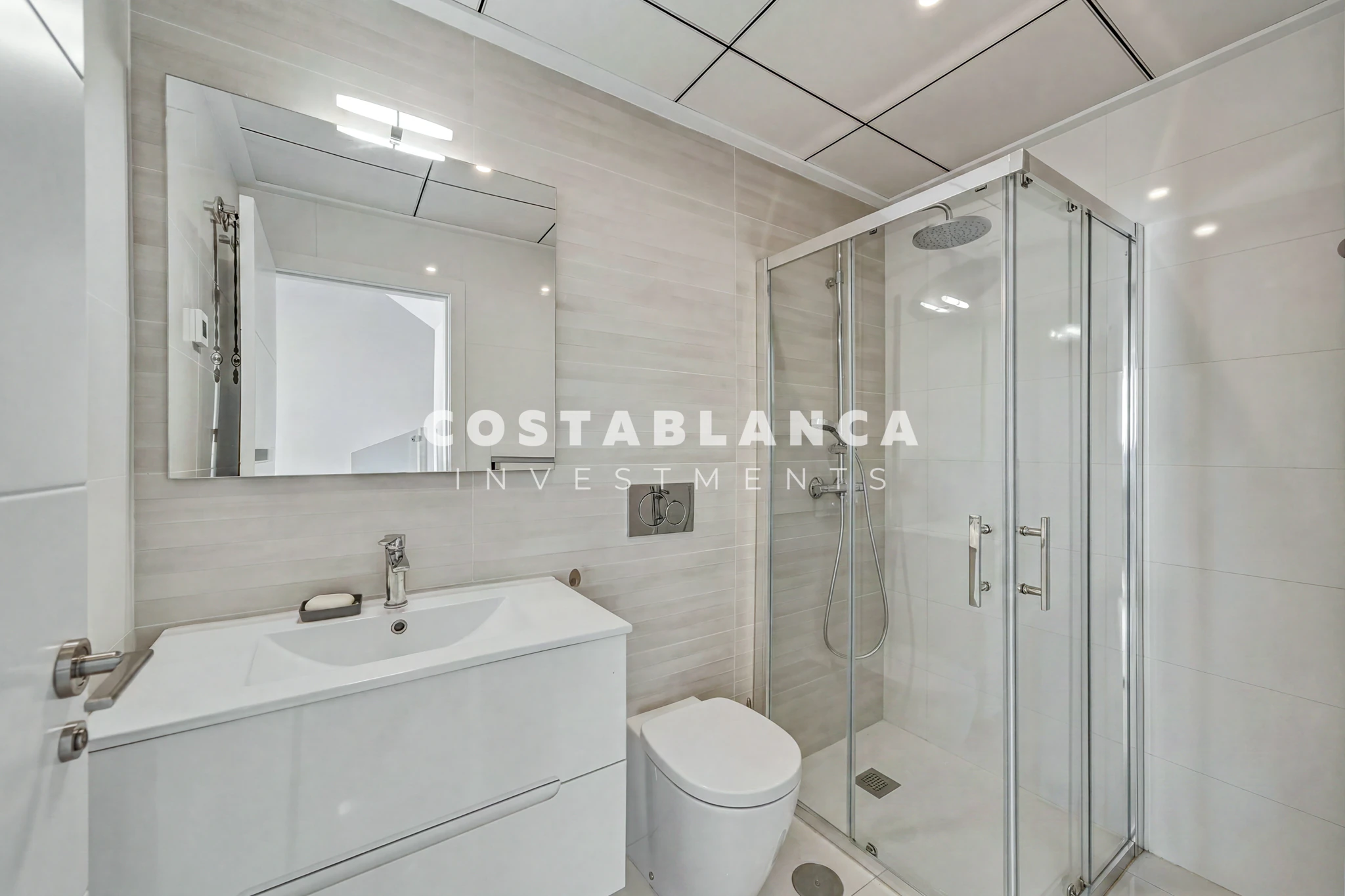 Modern Semi-Detached Villa with Communal Pool for sale in Polop