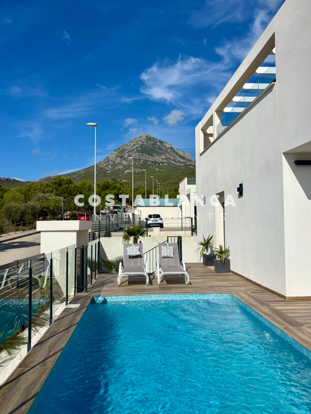 Luxury Contemporary Villa with Sea Views for sale in Polop