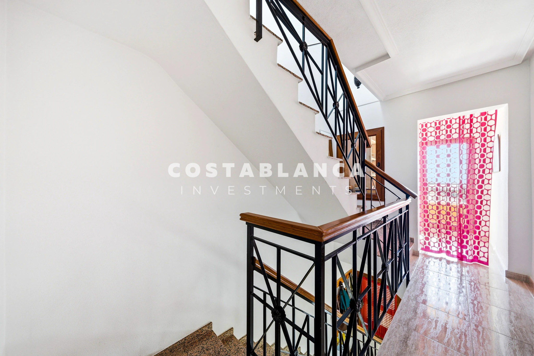 3 Bedroom Bungalow  for sale in Finestrat with Private Terrace and Communal Pool