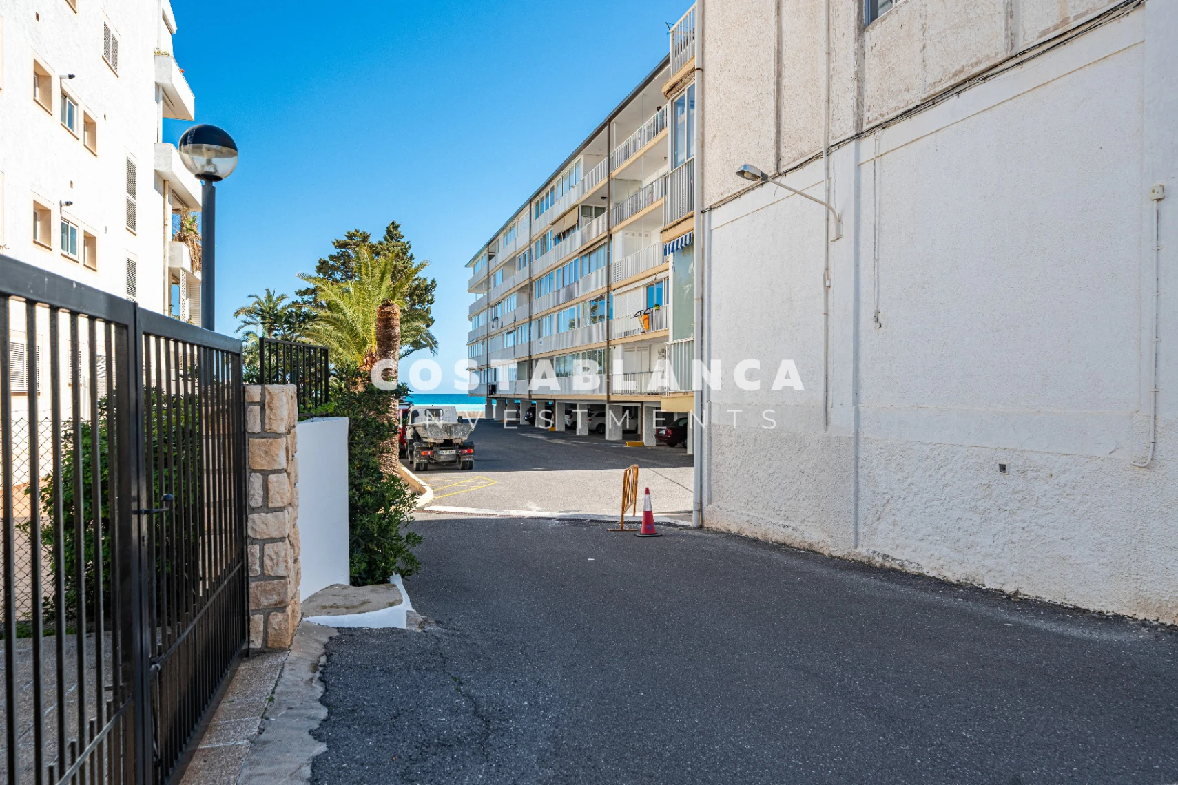 Renovated Studio with Sea Views and Direct Beach Access in Altea