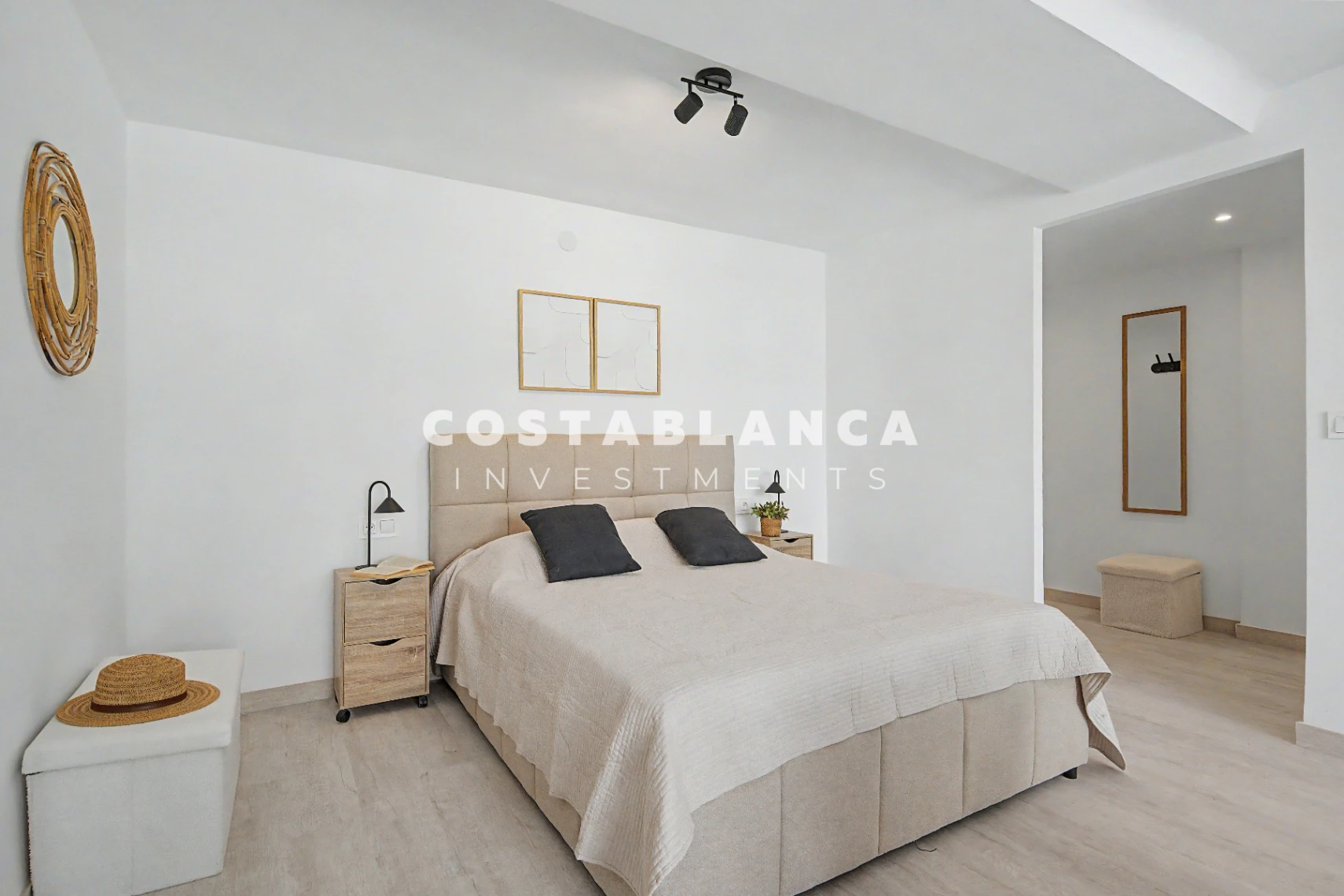 Renovated Studio with Sea Views and Direct Beach Access in Altea