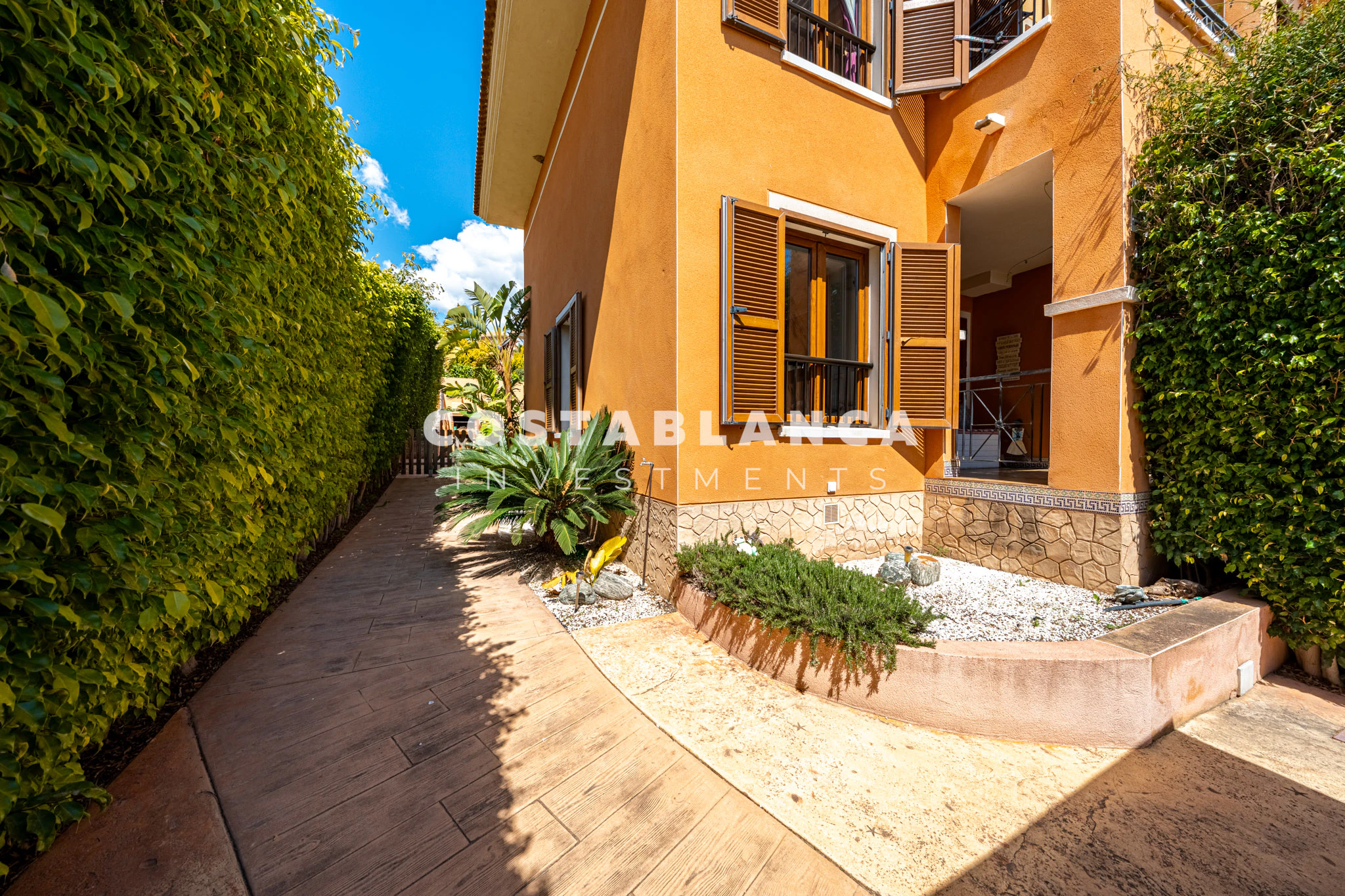 3 Bedroom Bungalow  for sale in Finestrat with Private Terrace and Communal Pool
