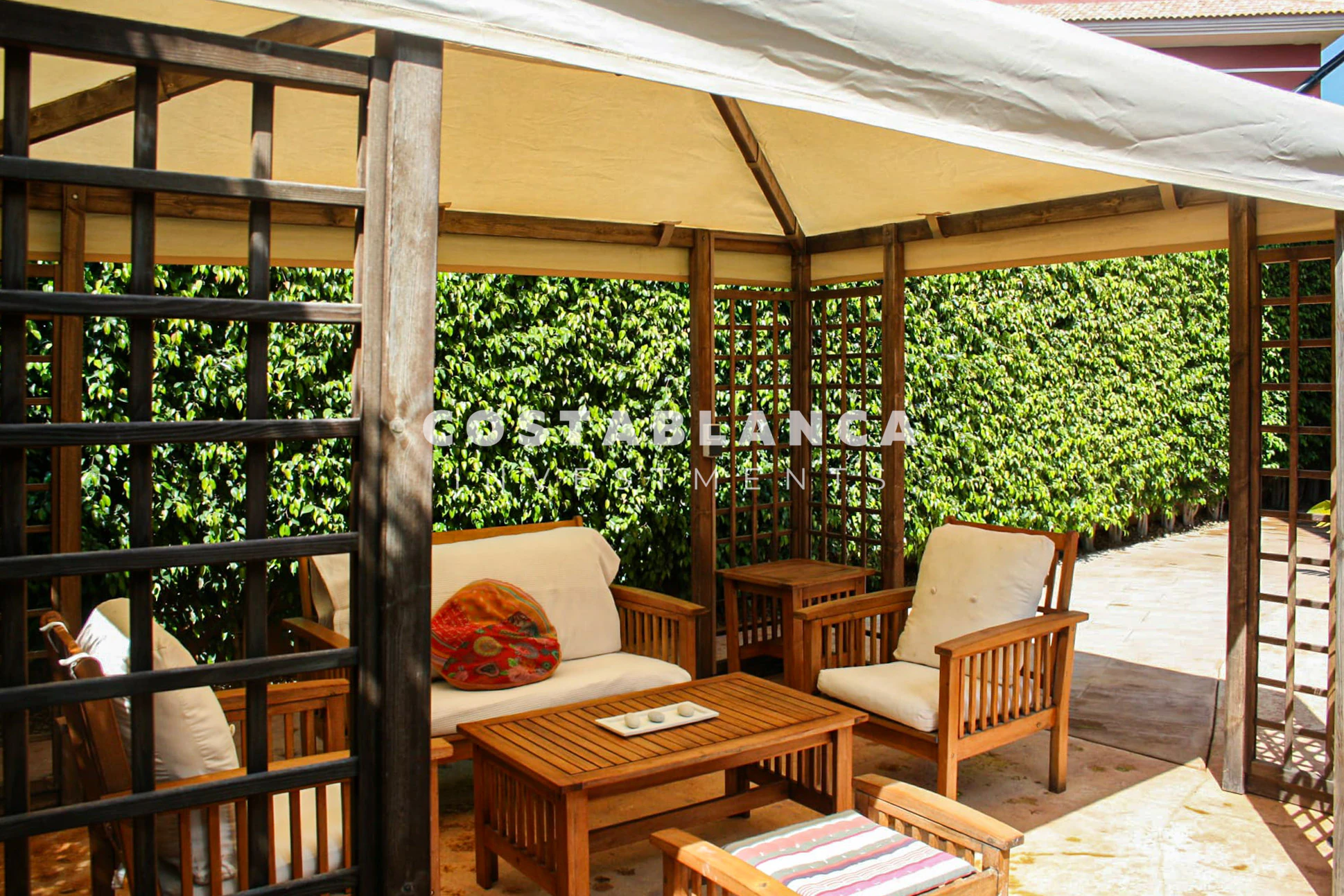 3 Bedroom Bungalow  for sale in Finestrat with Private Terrace and Communal Pool