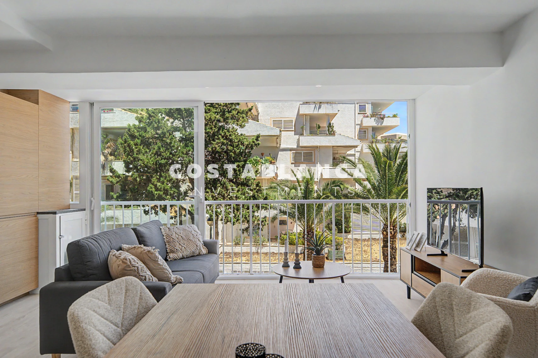 Renovated Studio with Sea Views and Direct Beach Access in Altea