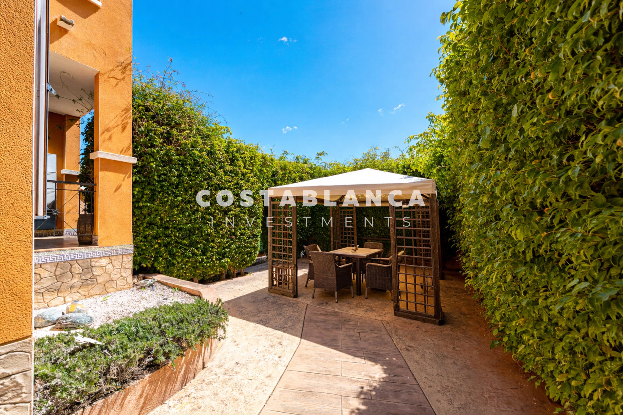 3 Bedroom Bungalow  for sale in Finestrat with Private Terrace and Communal Pool