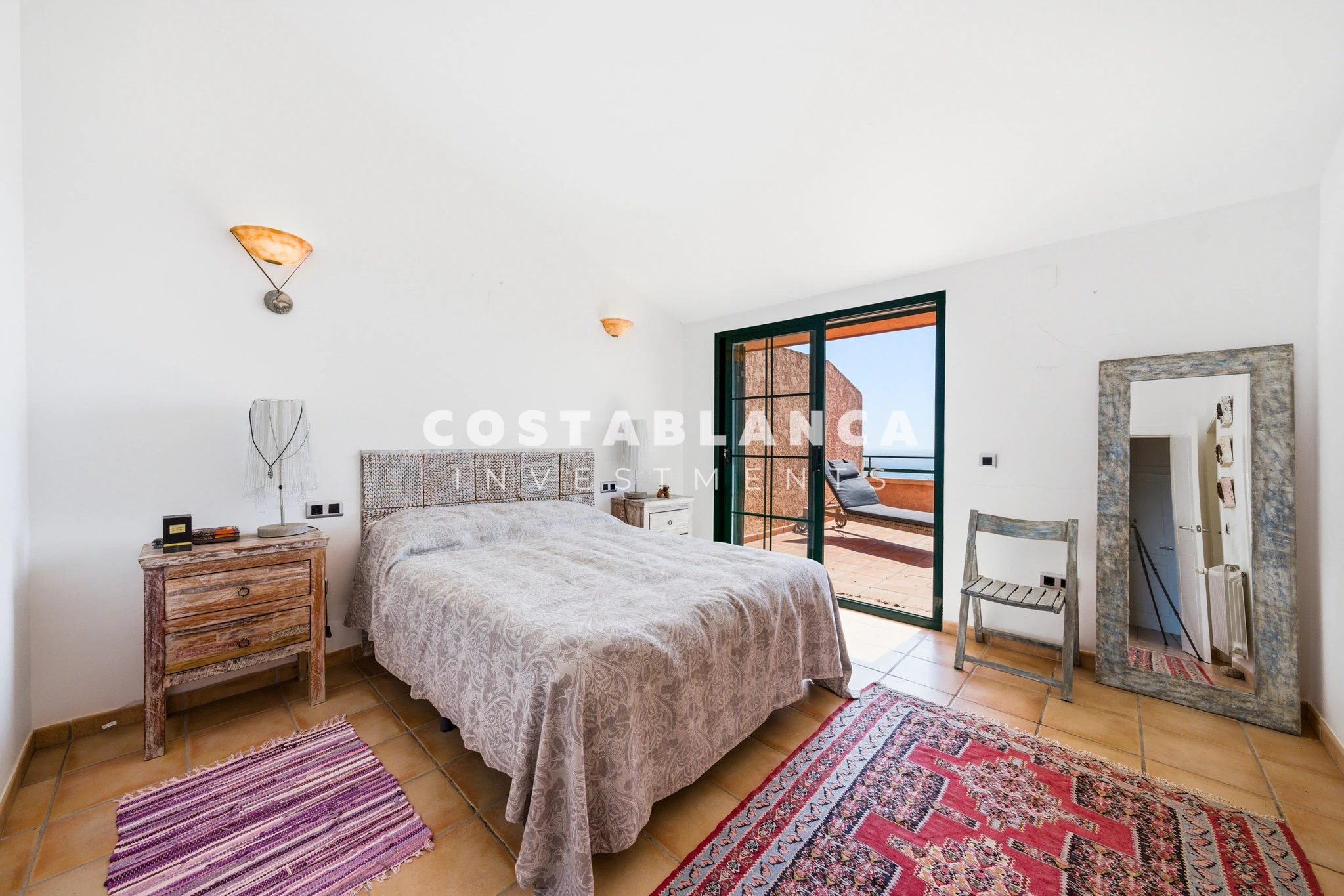 First-line duplex with panoramic sea views for sale in Mascarat
