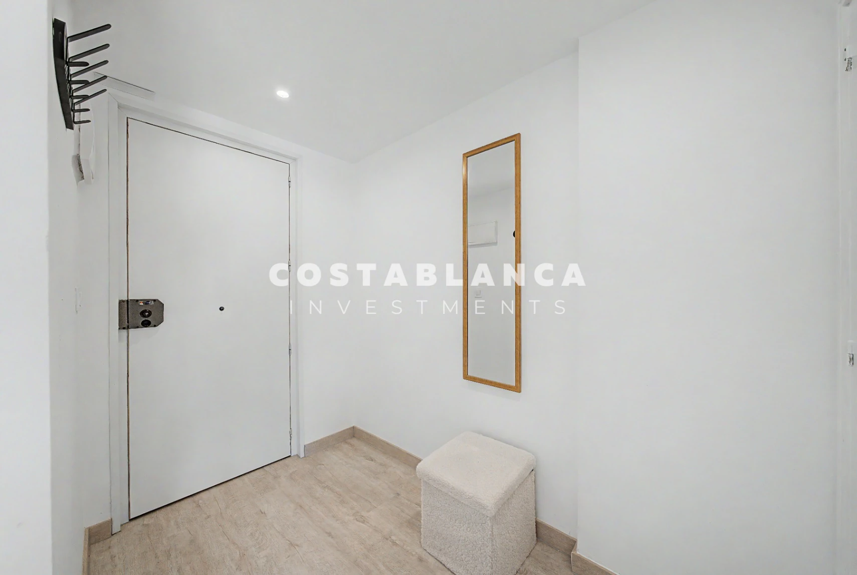 Renovated Studio with Sea Views and Direct Beach Access in Altea