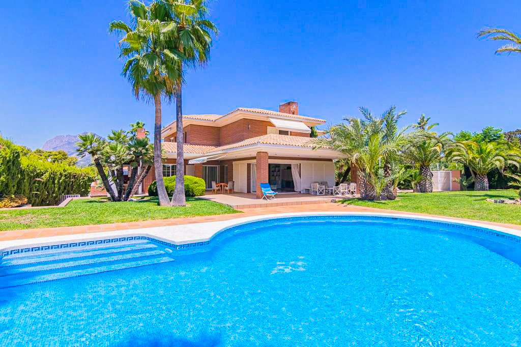 Exquisita villa en venta en Benidorm
