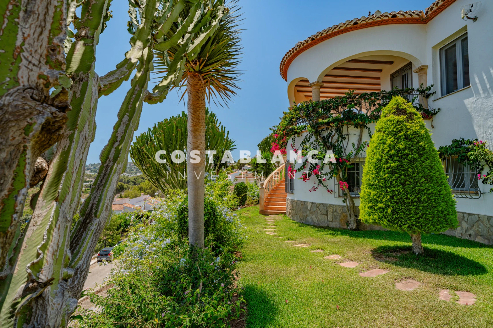 Double Plot Luxury with Uninterrupted Green Zone and Sea Views for sale in Javea