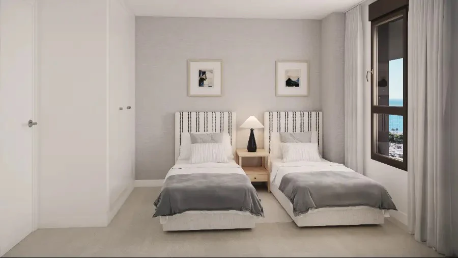 Apartamento en venta en Villajoyosa con terraza y lujosas comodidades junto al mar.