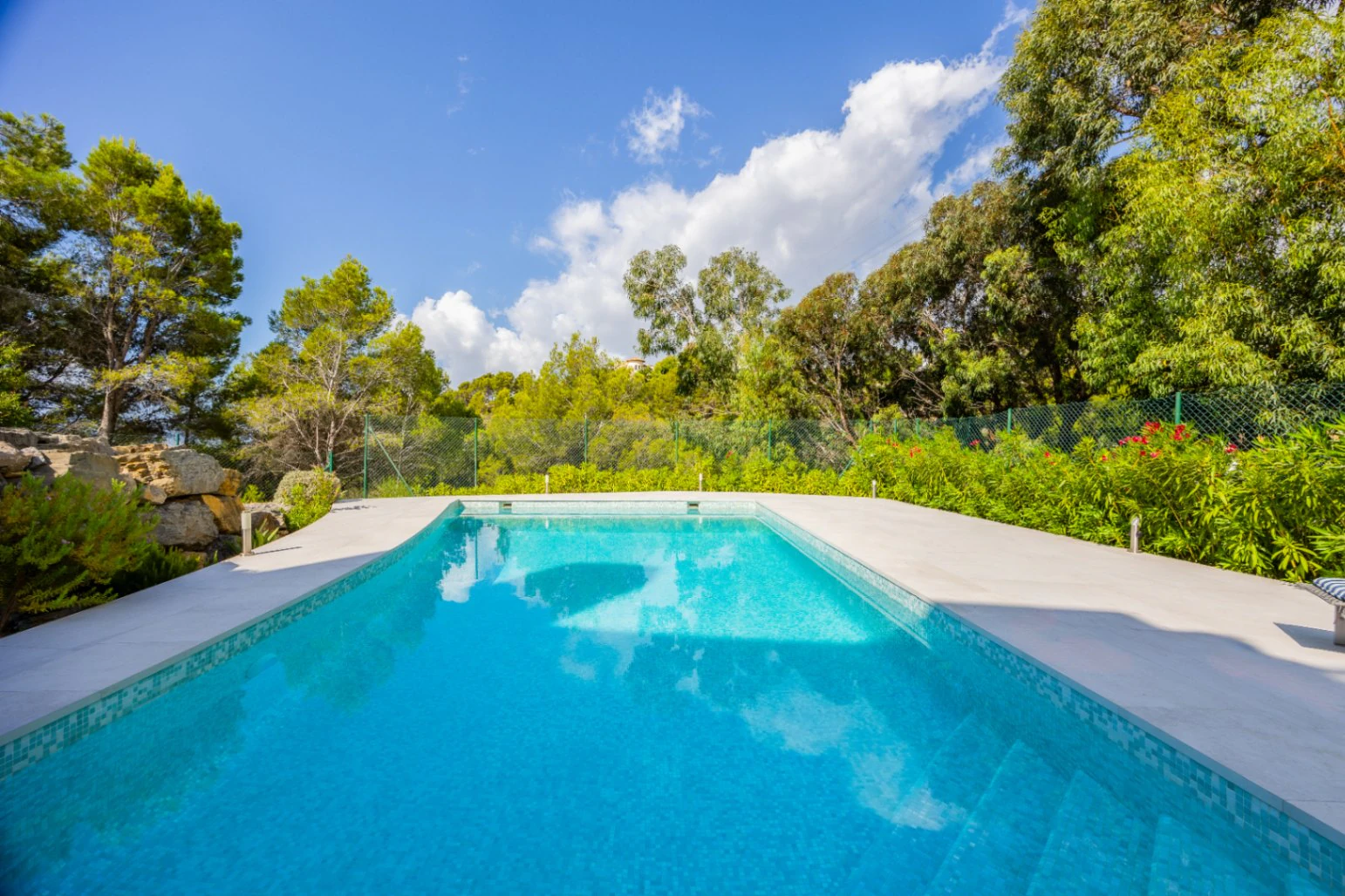 Geräumige Villa zum Verkauf in Altea la Vella mit Meerblick und Zugang zum Golfplatz
