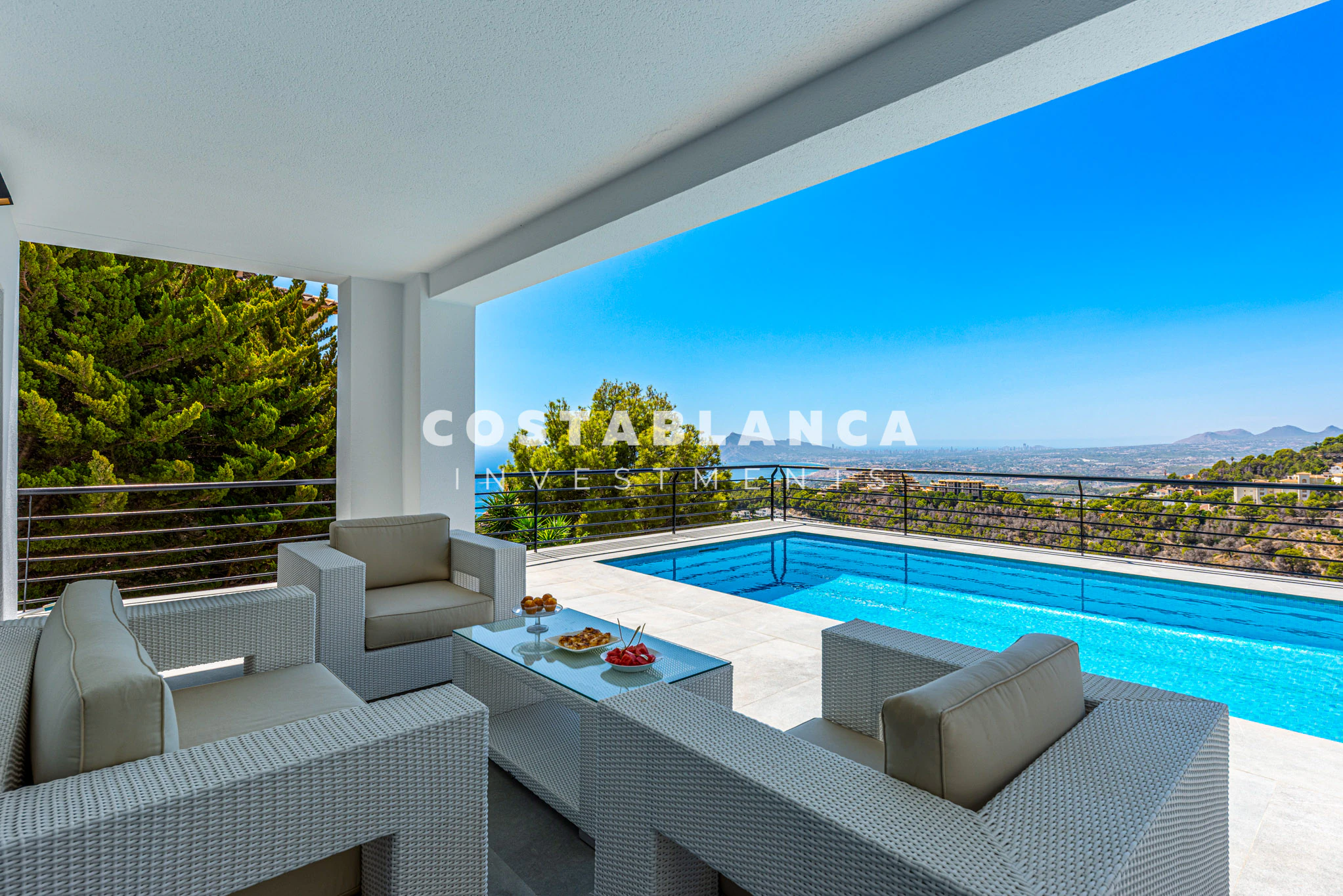 Designer Villa met Infinity Uitzichten over de Costa Blanca Te Koop In Altea Hills