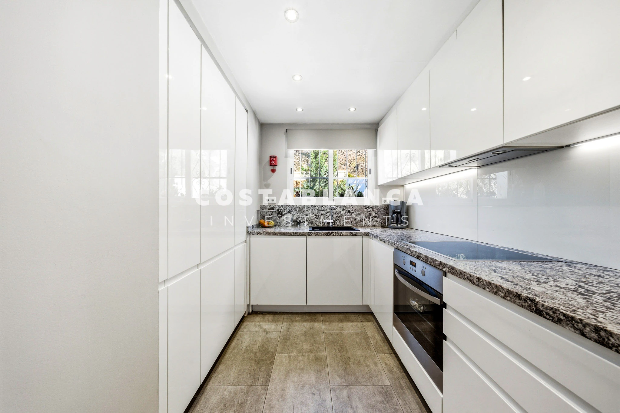 Peaceful Mediterranean Villa with Flat Plot and Open Views for sale in Altea