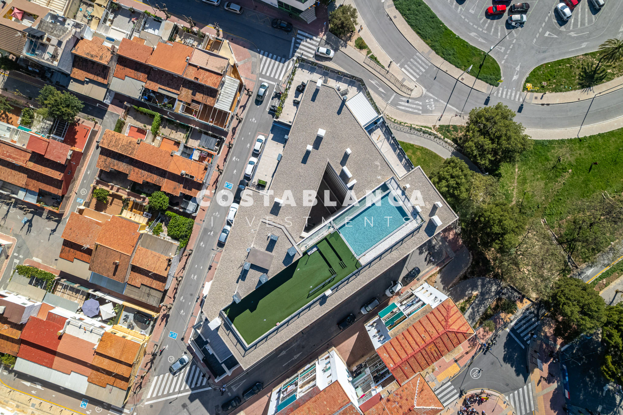 Moderne Wohnung zu verkaufen in Benidorm Poniente mit Pool und hoher Mietrendite.