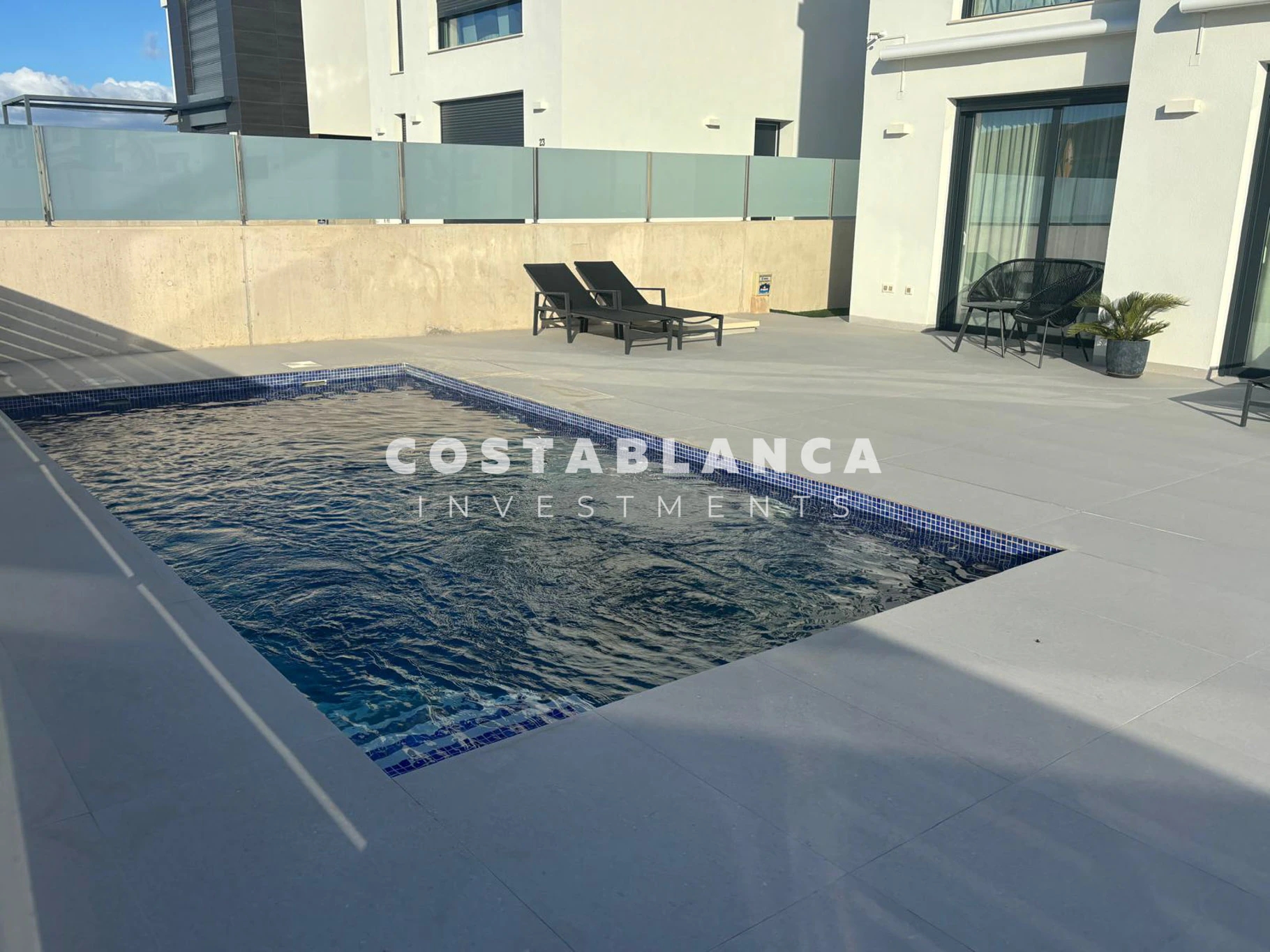 Modern Mediterranean Villa with Solarium and Open Sea Views for sale in Alicante