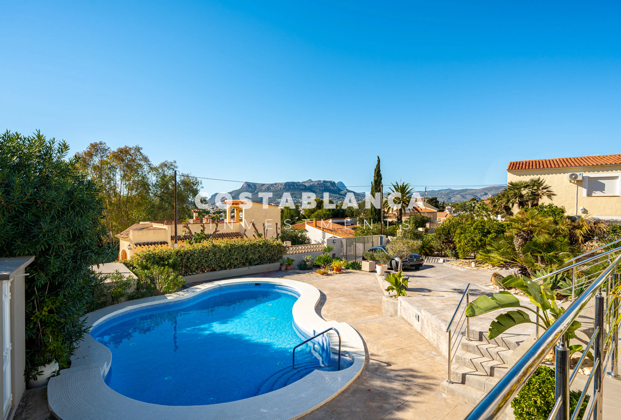 Villa moderne élégante avec piscine privée et suite principale à vendre à Calpe