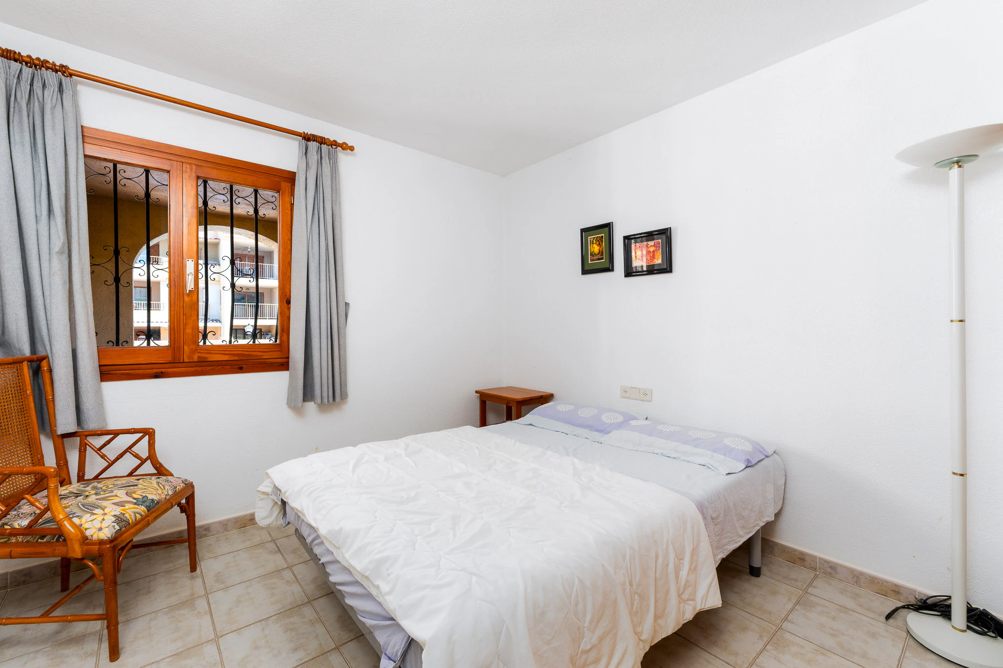 Atemberaubende Wohnung mit Meerblick im Herzen der Marina Campomanes