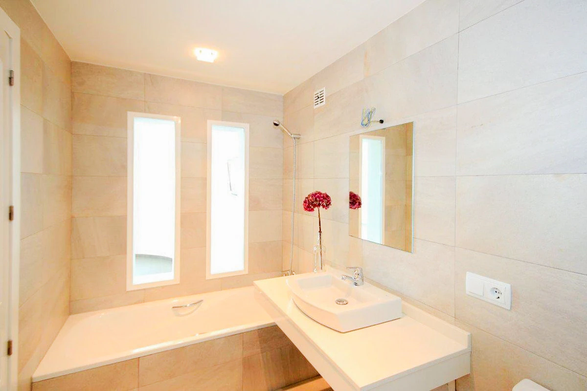 Beautifully Renovated Villa with Sea Views and Optional Plot for Sale in Sierra de Altea