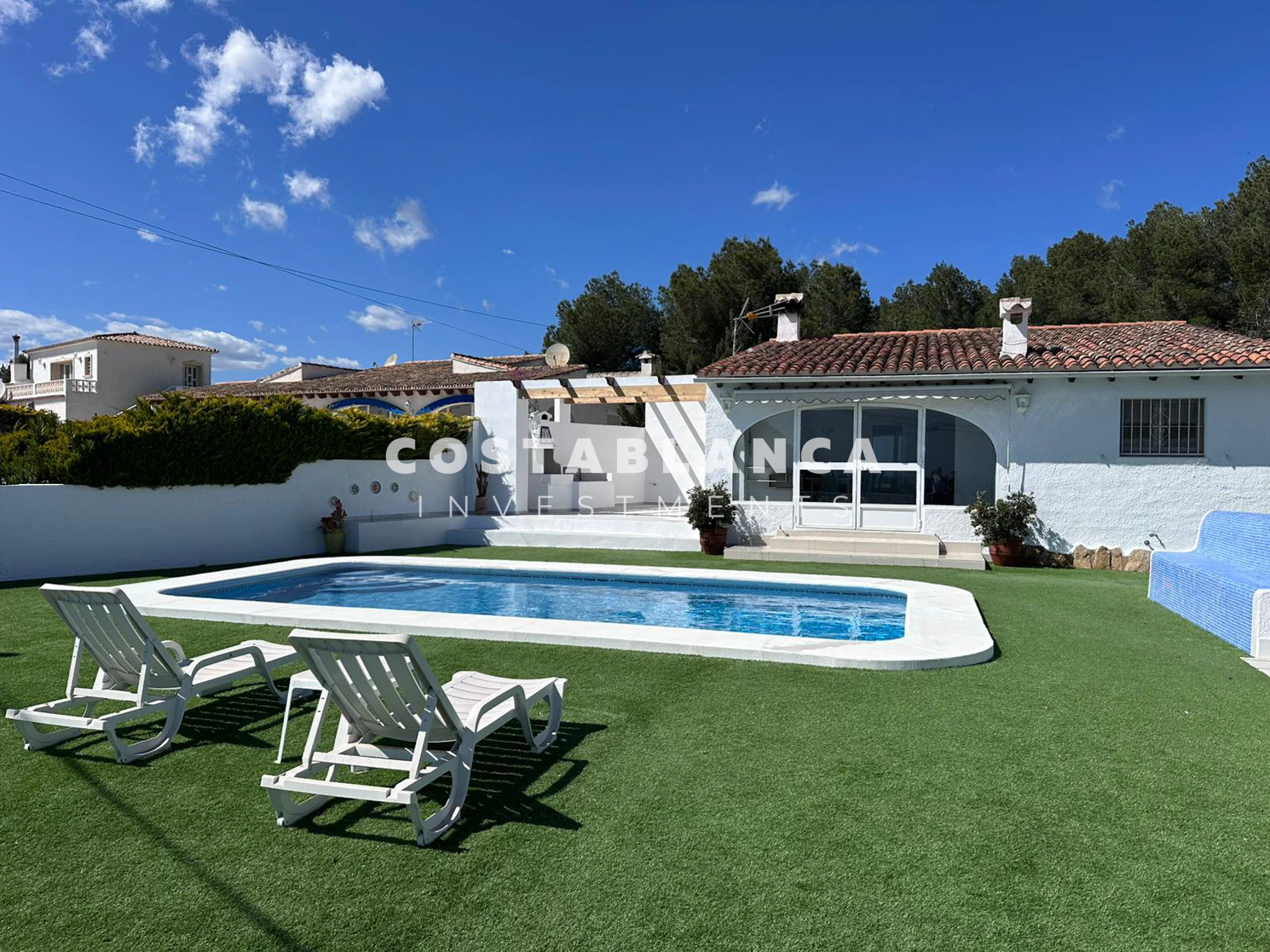 Sunny Mediterranean villa for sale in Moraira
