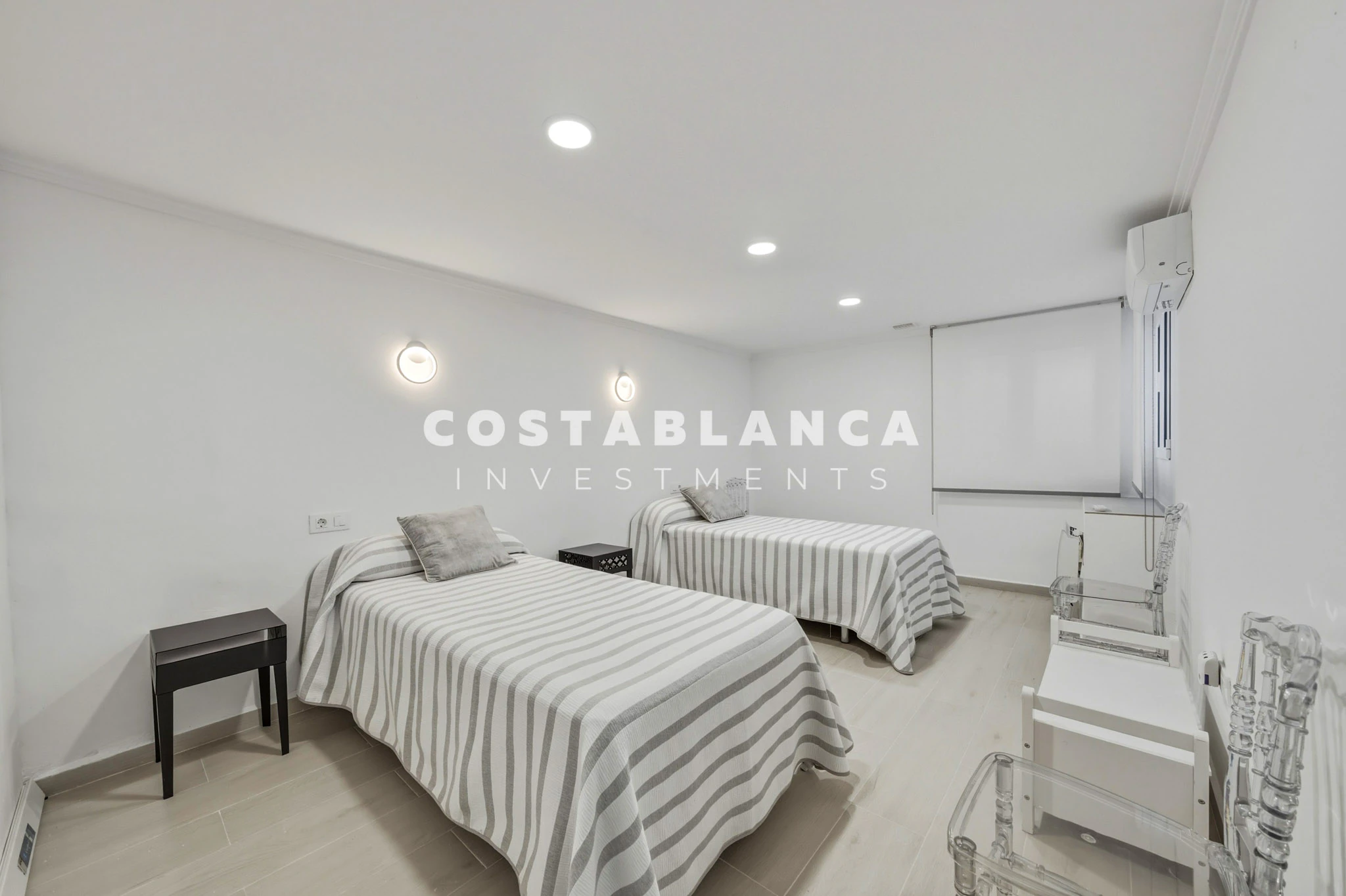 Villa Mediterránea con Vistas Icónicas al Peñón de Ifach y Piscina Privada en venta en Calpe.
