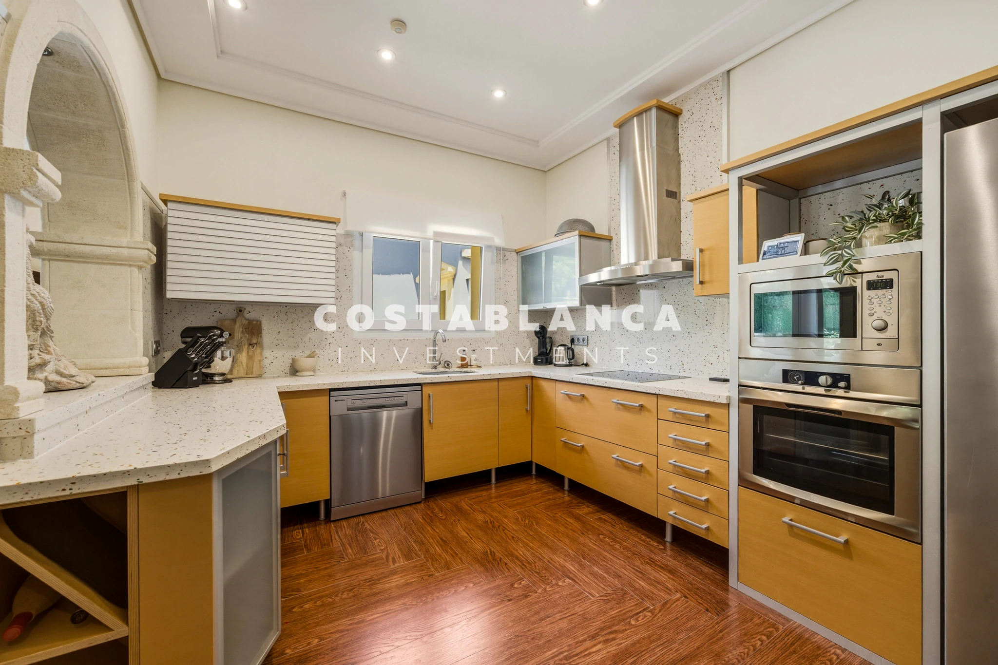 Hermosa Villa en Calpe con Piscina y vistas a la Montaña