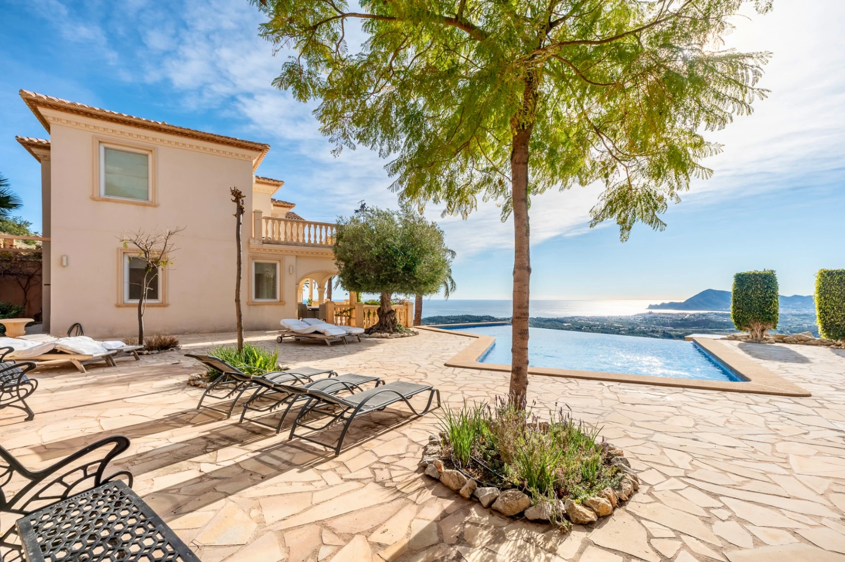 Luxe villa met 7 slaapkamers te koop in Altea met panoramisch uitzicht