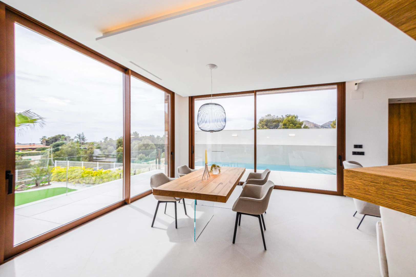 Modern New Build Villa with SPA Zone and Panaramic Views for Sale in Benidorm