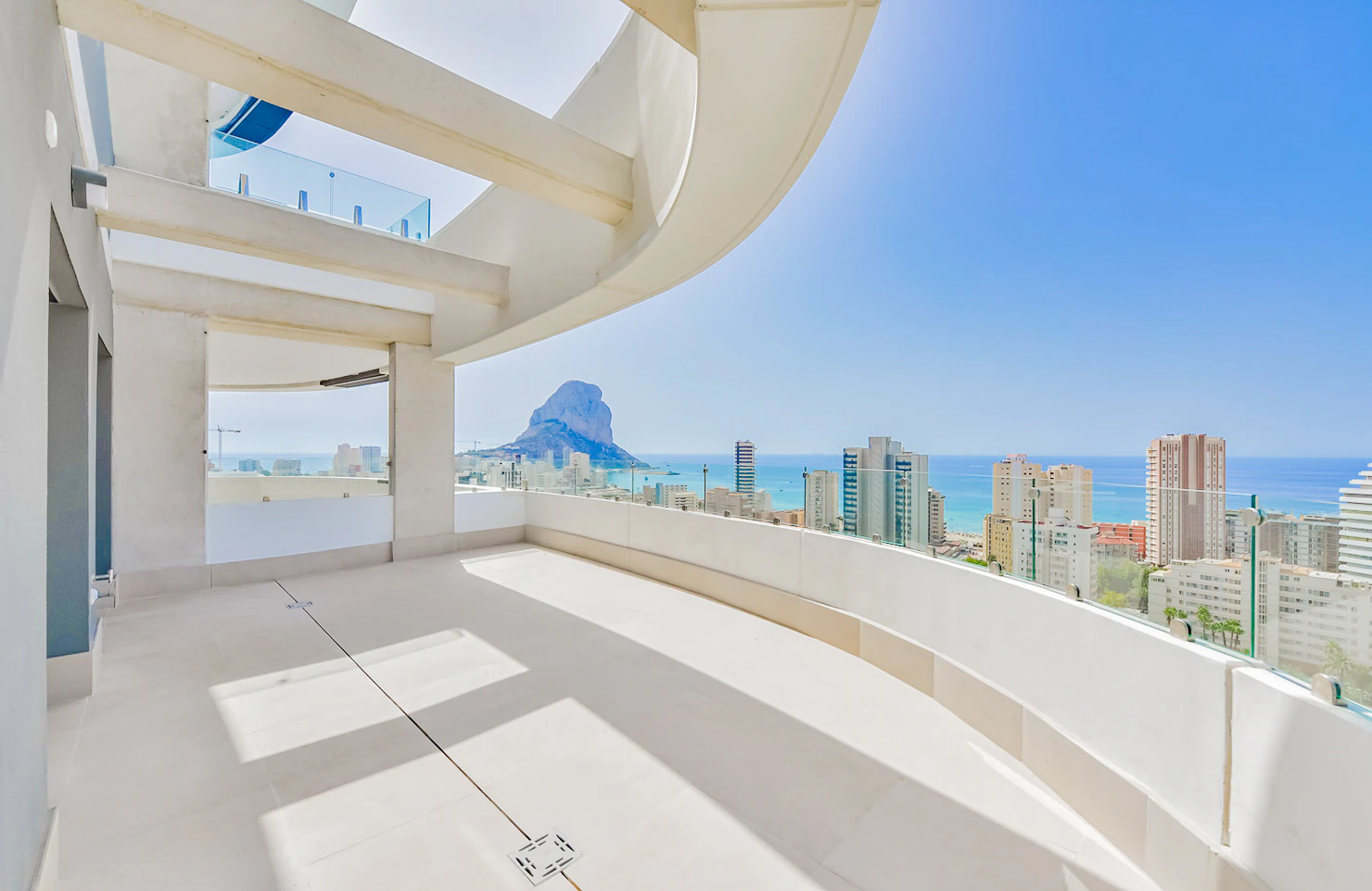 Penthouse moderne à vendre à Calpe avec piscine privée
