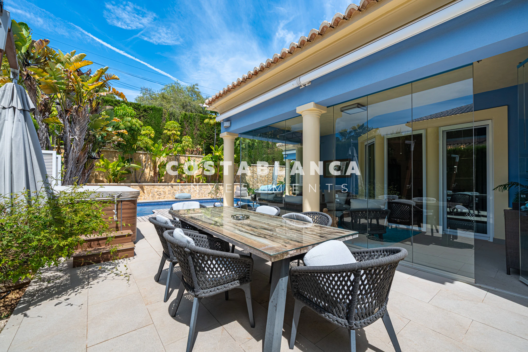 Hermosa Villa en Calpe con Piscina y vistas a la Montaña