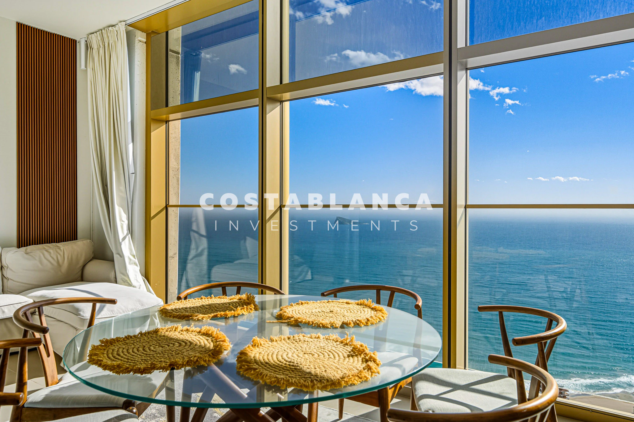 Appartement de luxe au 37e étage avec vues panoramiques sur la mer à Benidorm