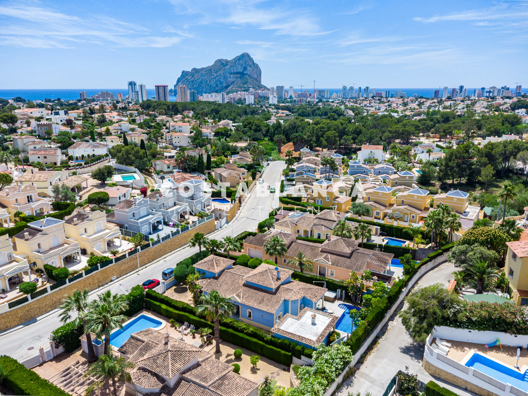 Hermosa Villa en Calpe con Piscina y vistas a la Montaña