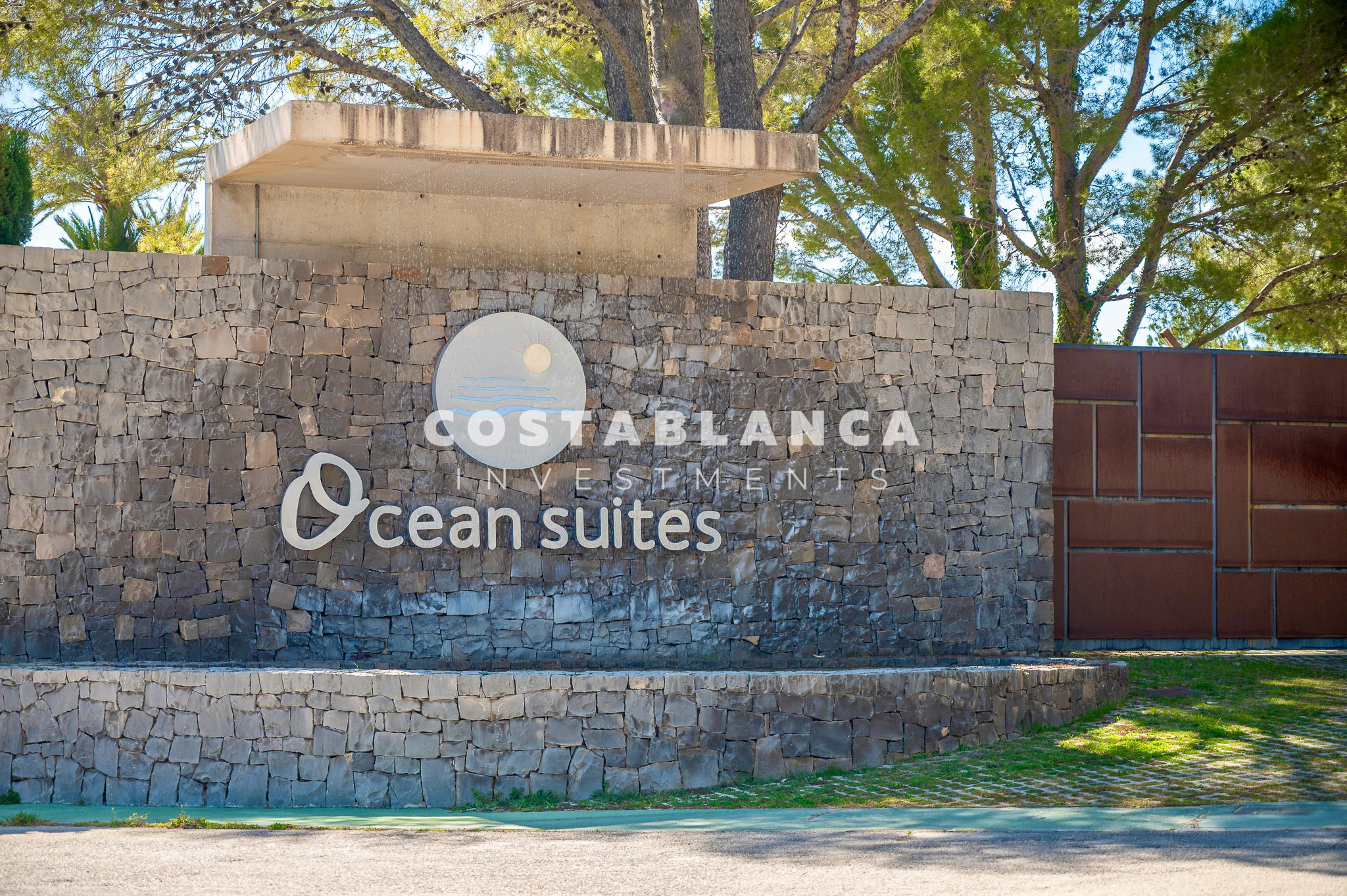 Luxury Penthouse with Panoramic Sea & Mountain Views for sale in Altea La Vella