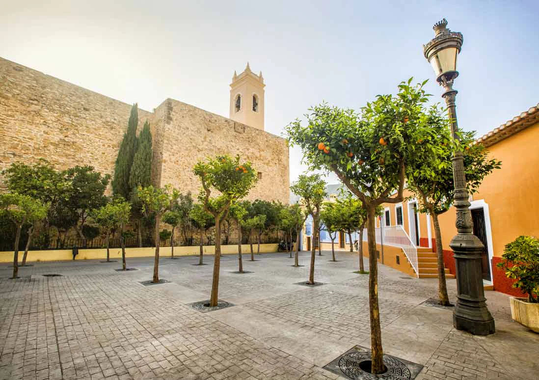 Villa for sale in Calpe With Tourist licence and sea Views