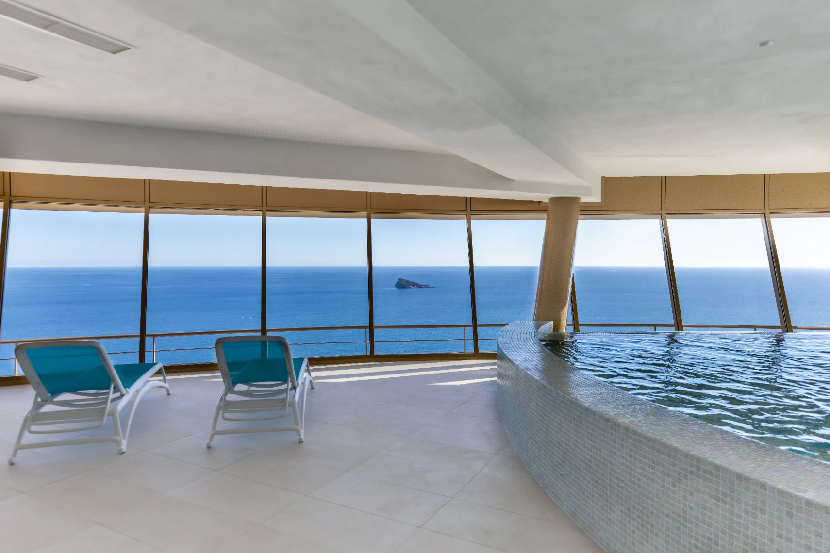 43. Etage Residence mit Meer- und Bergblick zu verkaufen in Benidorm