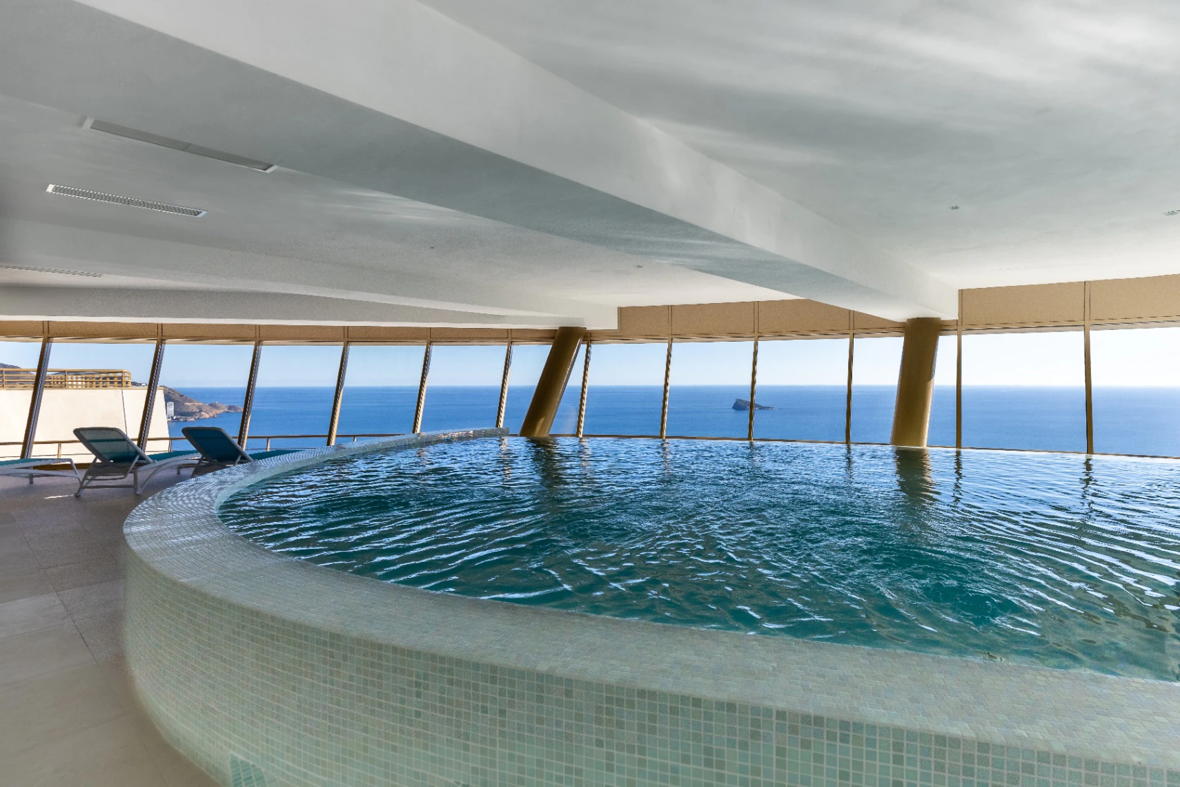 43. Etage Residence mit Meer- und Bergblick zu verkaufen in Benidorm