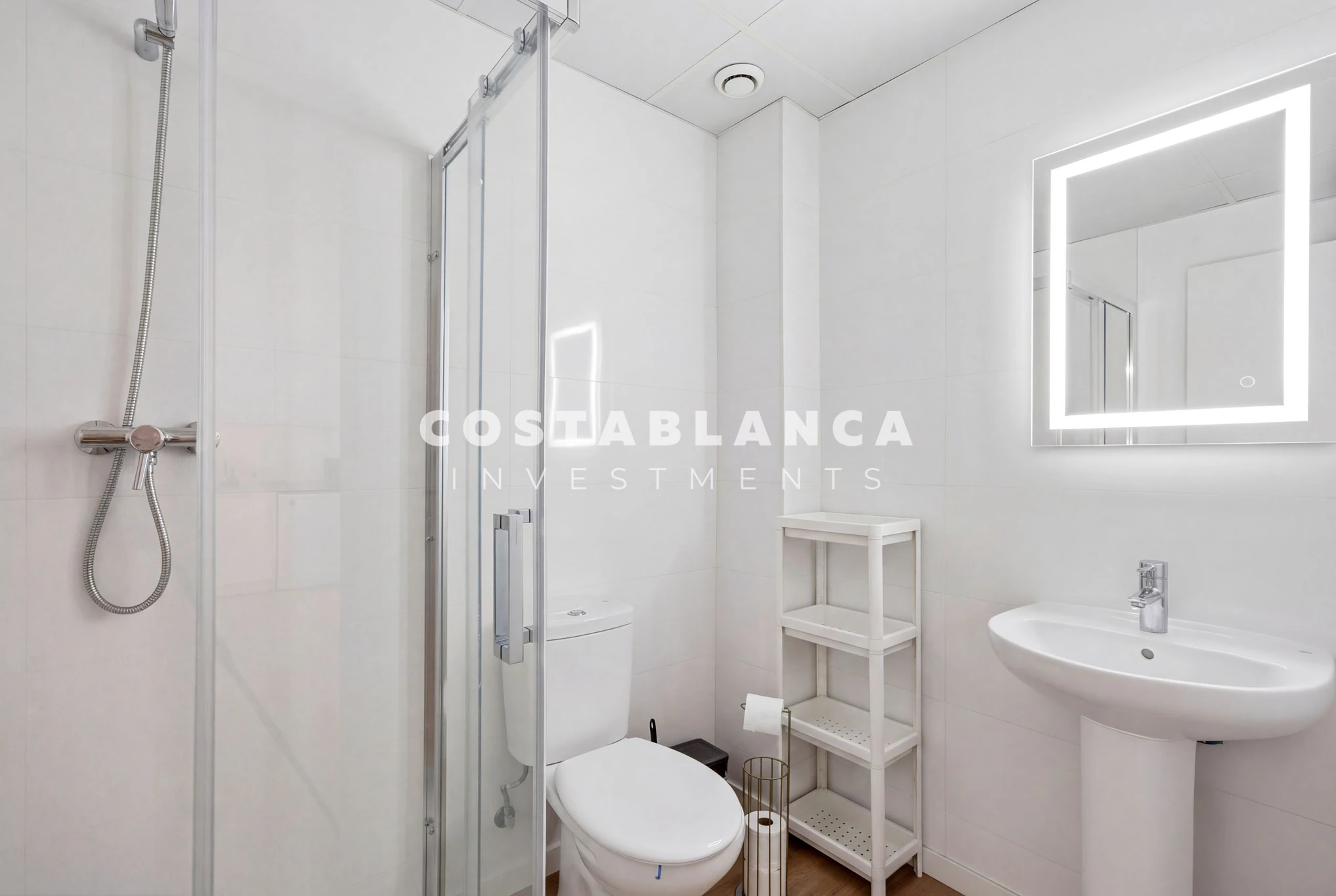 Moderne Wohnung zu verkaufen in Benidorm Poniente mit Pool und hoher Mietrendite.