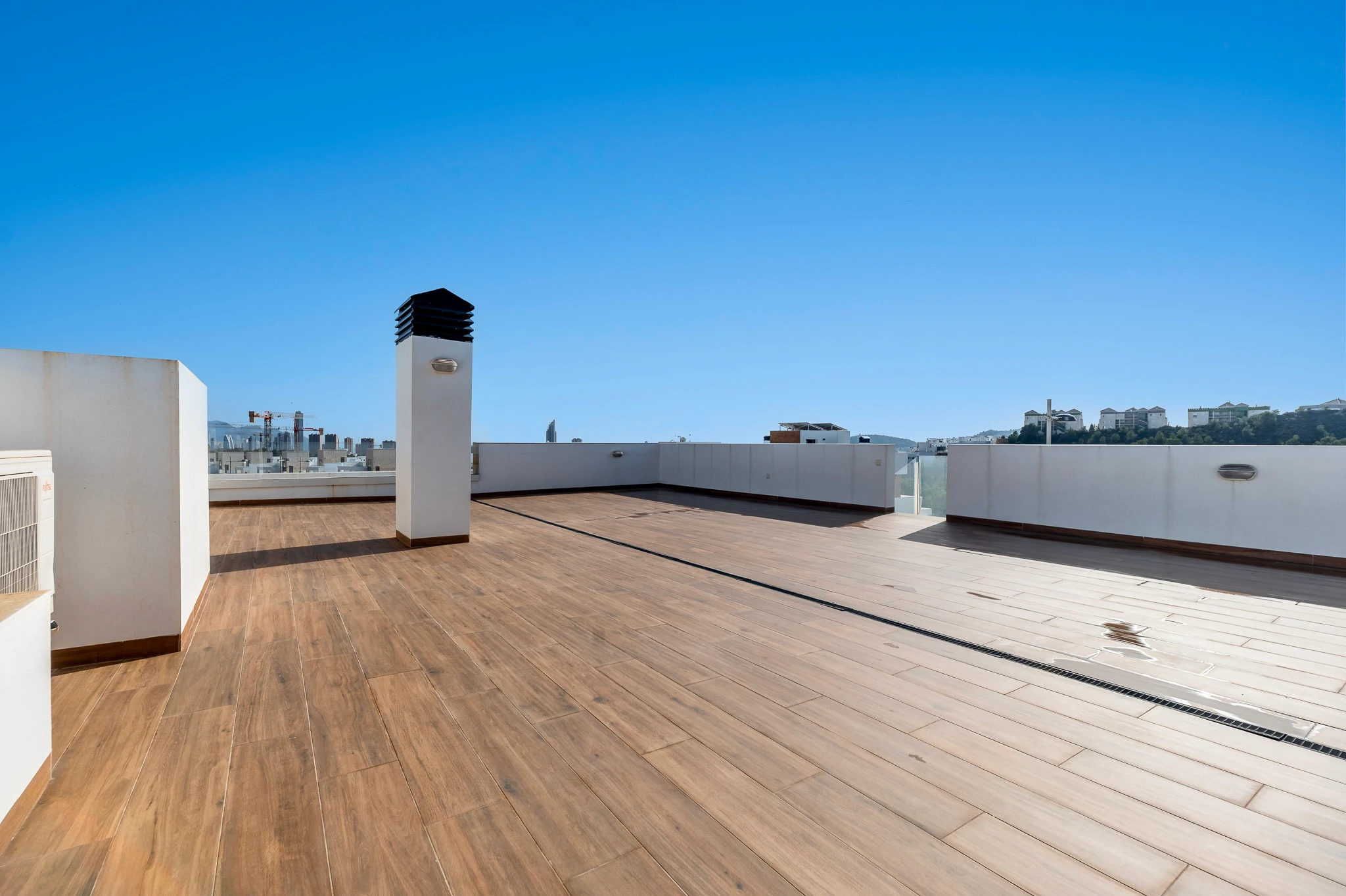 Villa Moderna en Venta en Finestrat con Garaje y Solarium