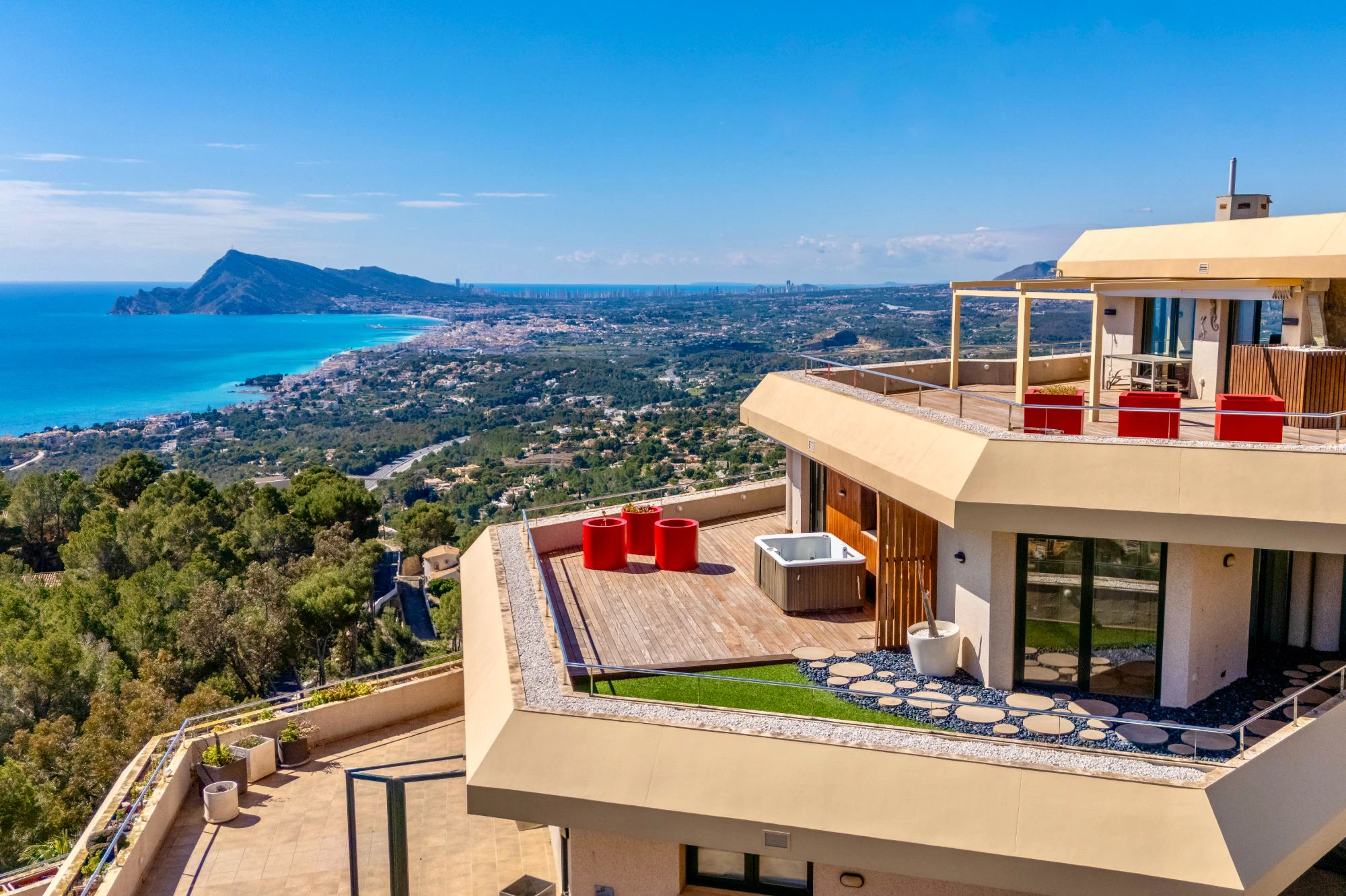 Duplex penthouse in Altea met gigantisch terras en adembenemend uitzicht op zee